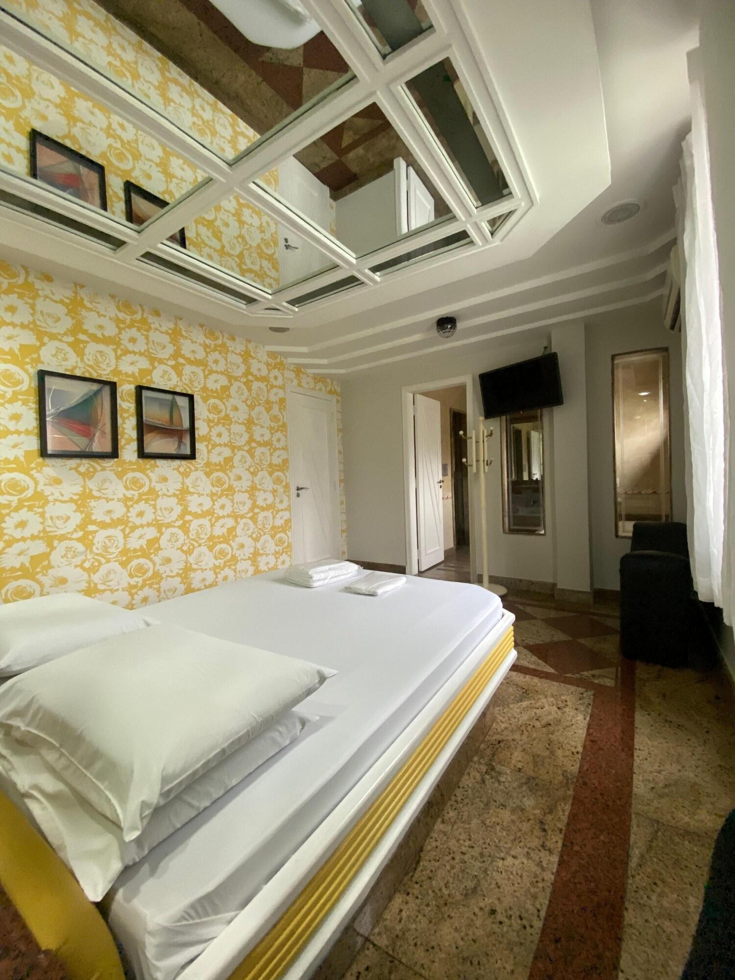 Habitación L'amour Hotel