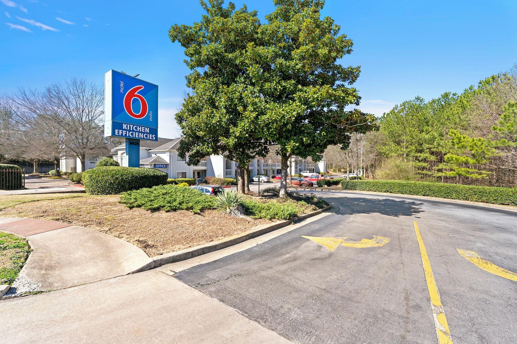 Varios Studio 6 Duluth, GA - Atlanta - Gwinnett Place