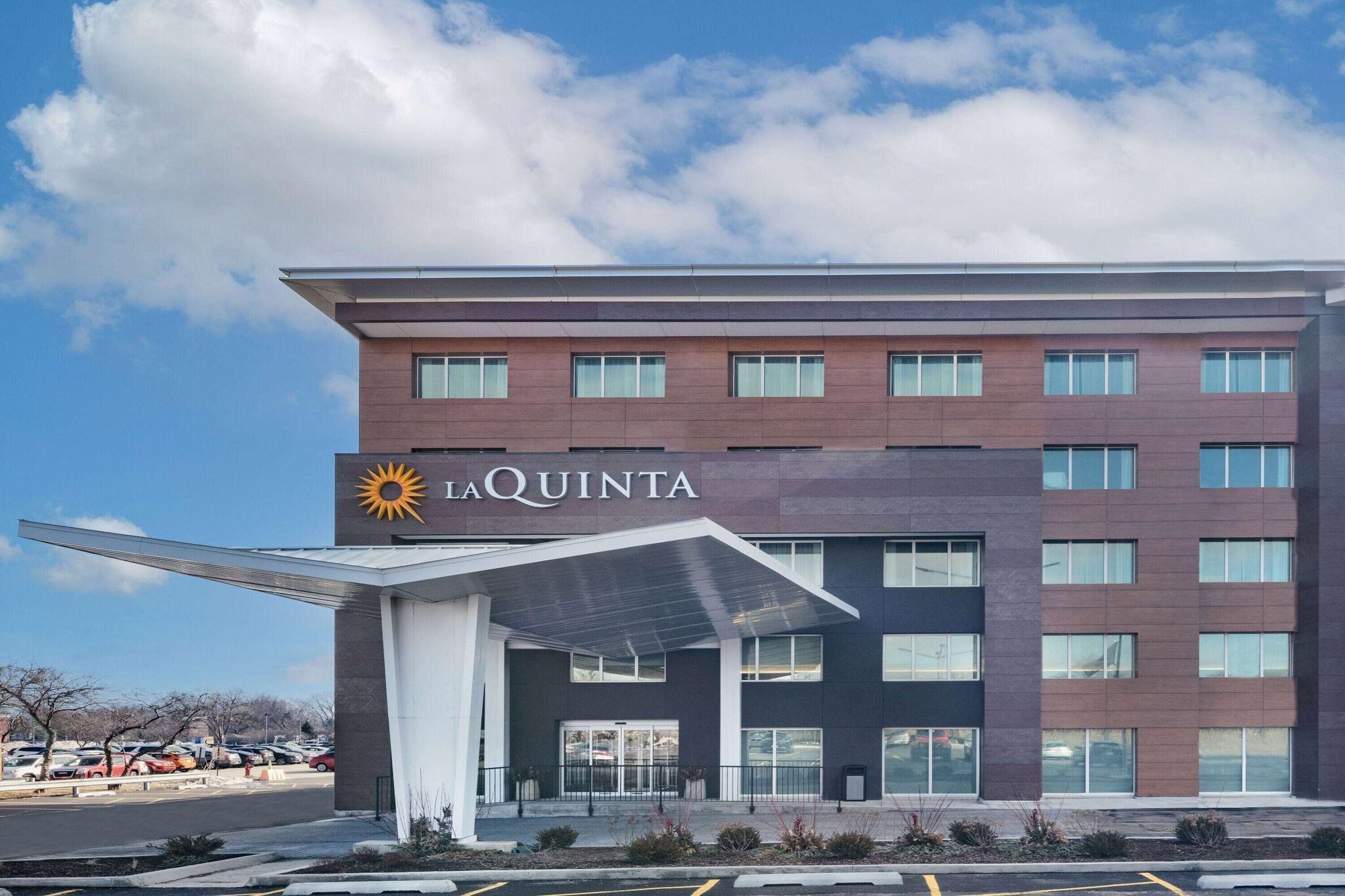 Vista Exterior La Quinta Inn & Suites By Wyndham Rosemont O'Hare