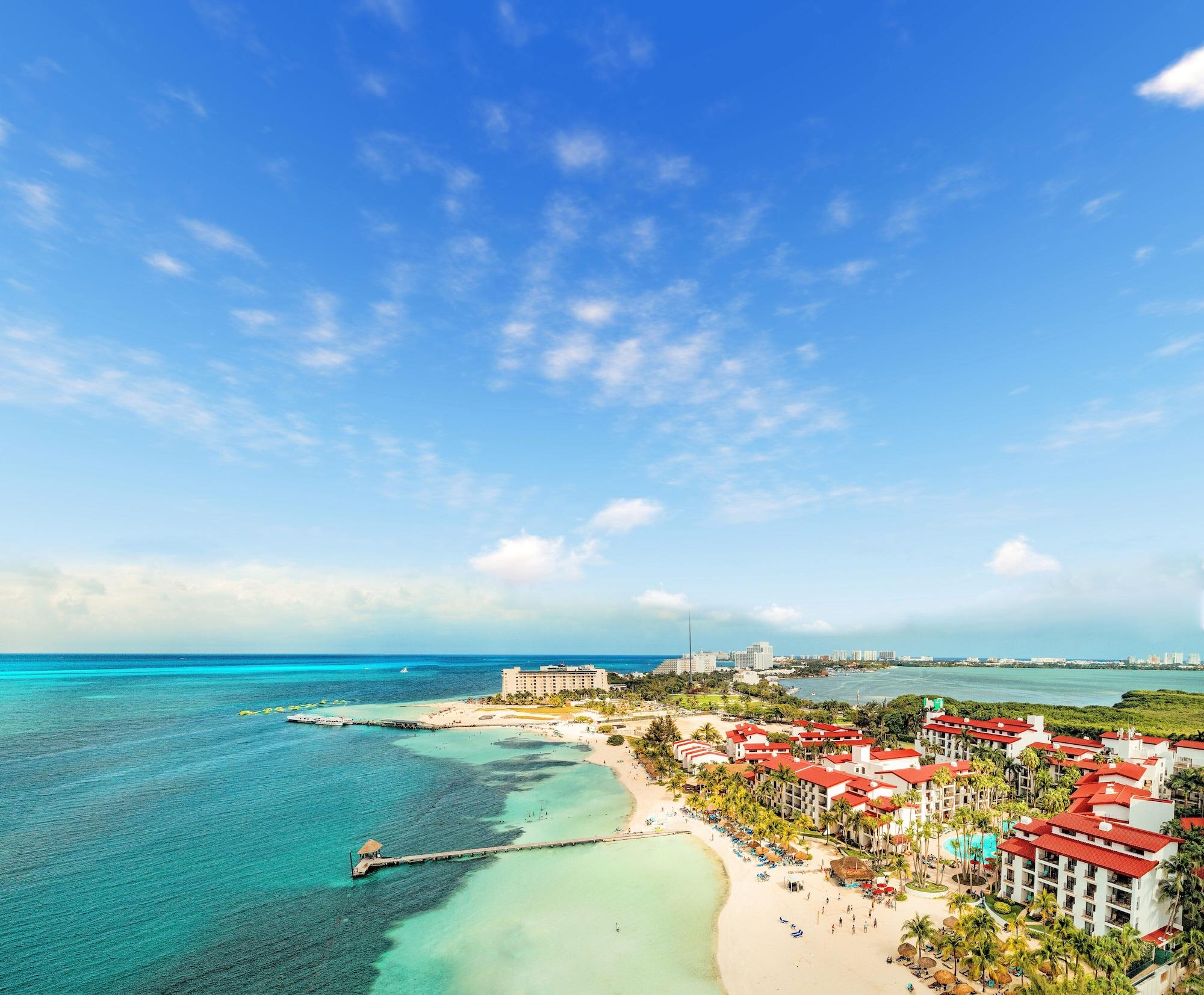 Vista Exterior Holiday Inn Club VacationsThe Royal Cancun by IHG - All inclusive