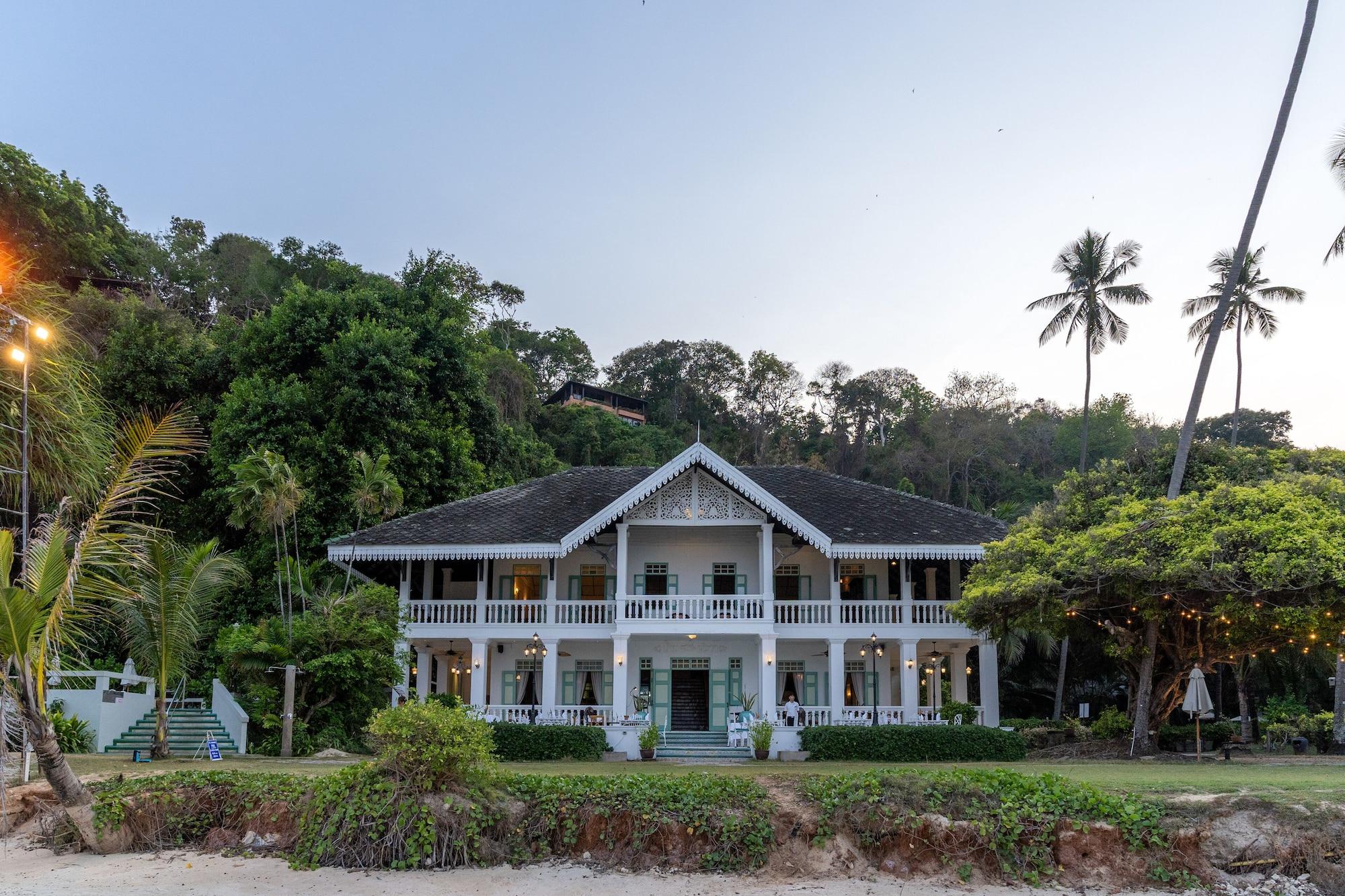 Vista Exterior Cape Panwa Hotel