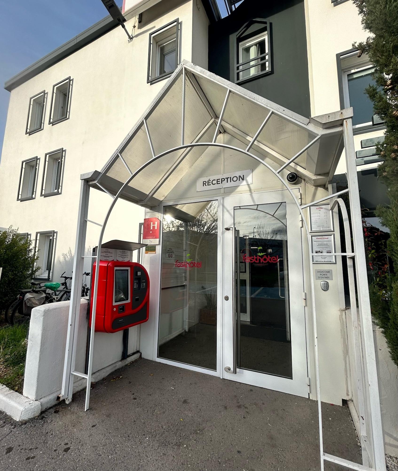 Vista Exterior FastHotel Montpellier Ouest