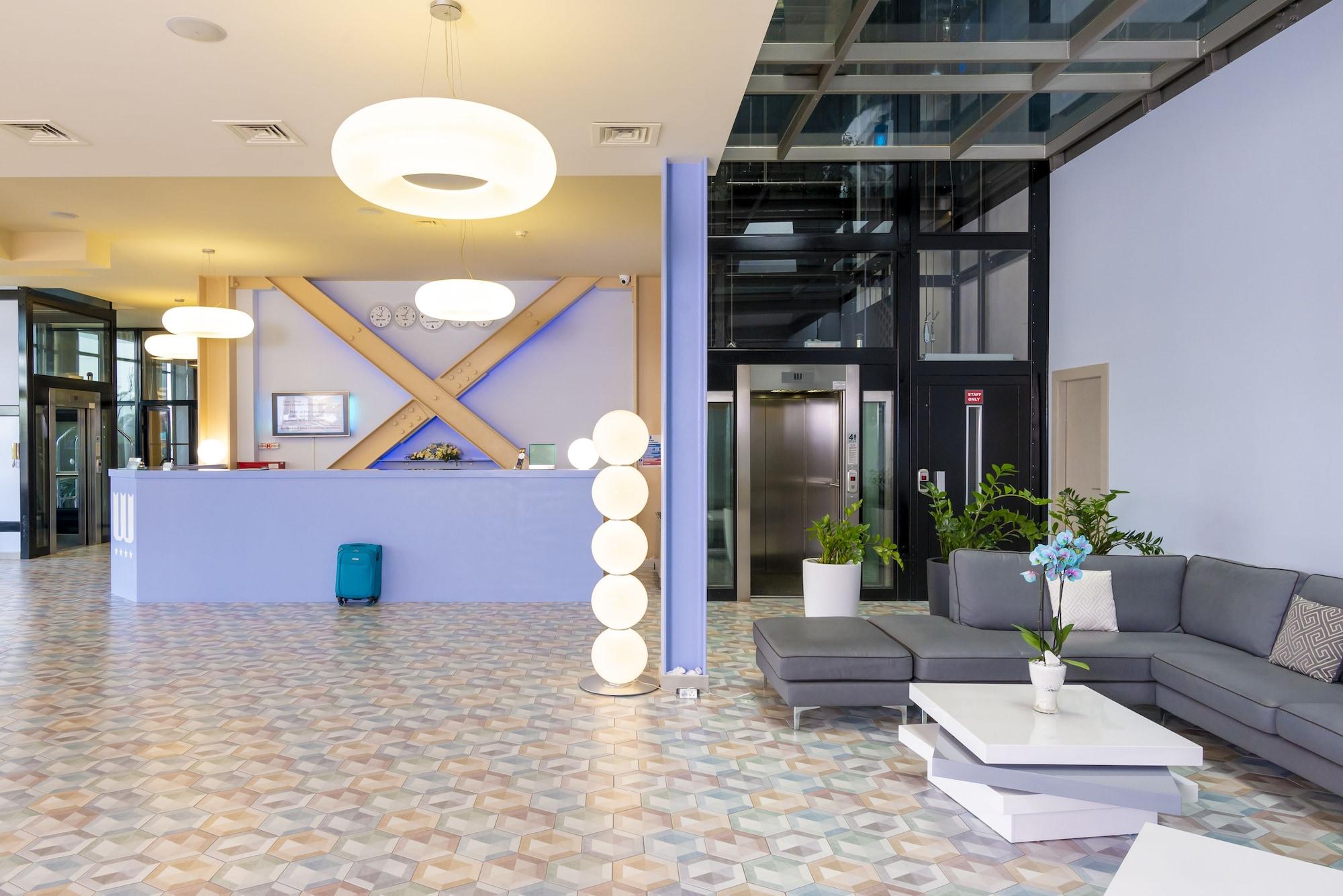 Vista Lobby West City Hotel