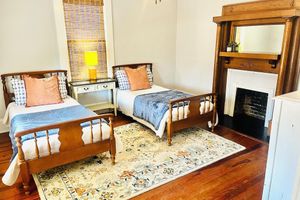 Alquiler Vacacional - Classic craftsman centrally located close to downtown, VSU and SGMC