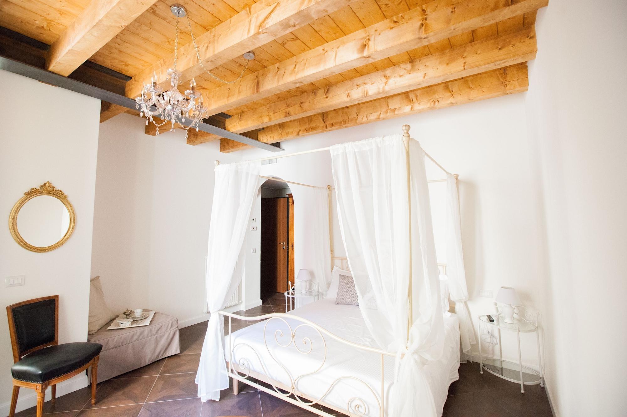 Varios Alessia's Place