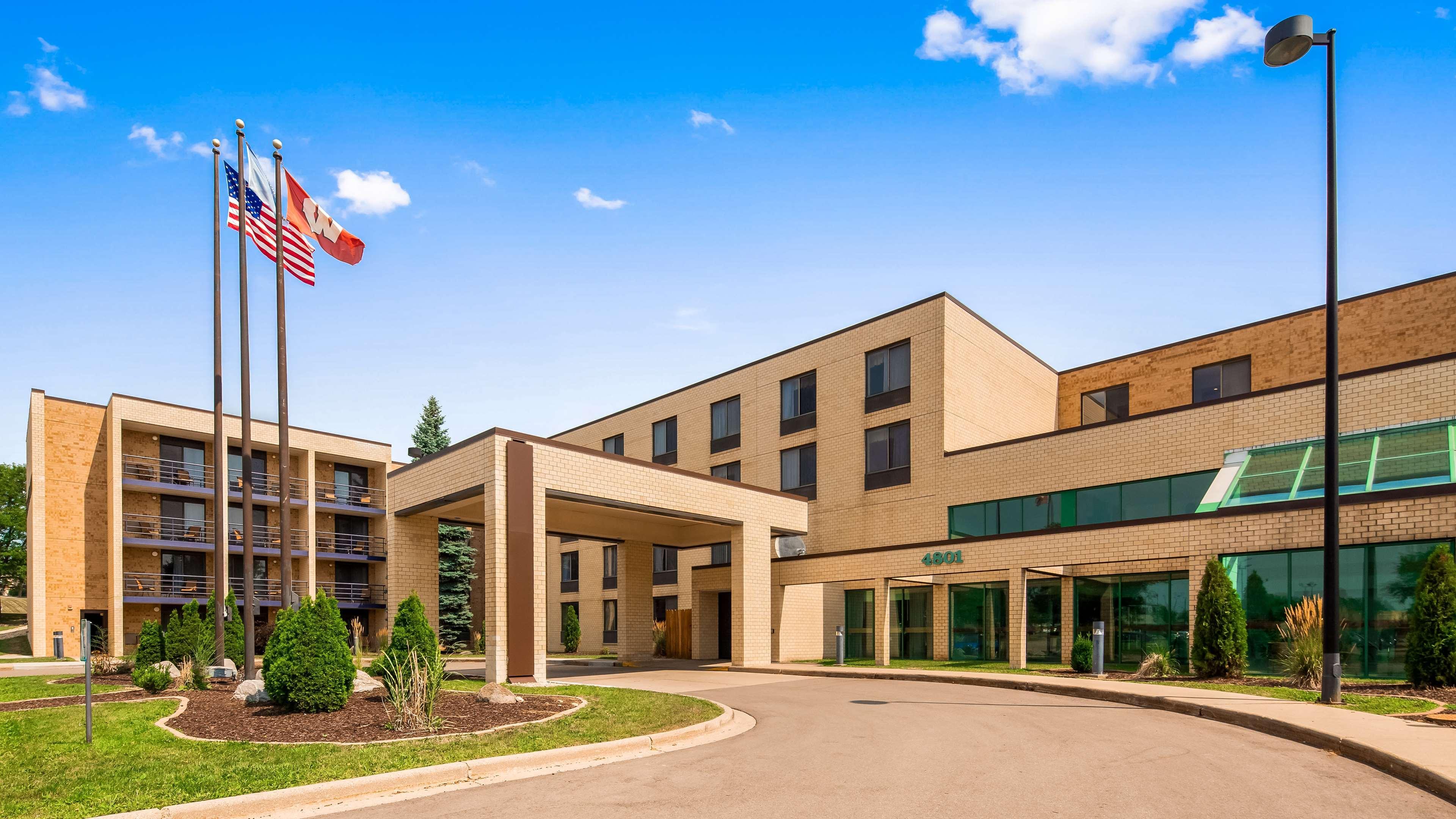 Vista Exterior Best Western East Towne Suites