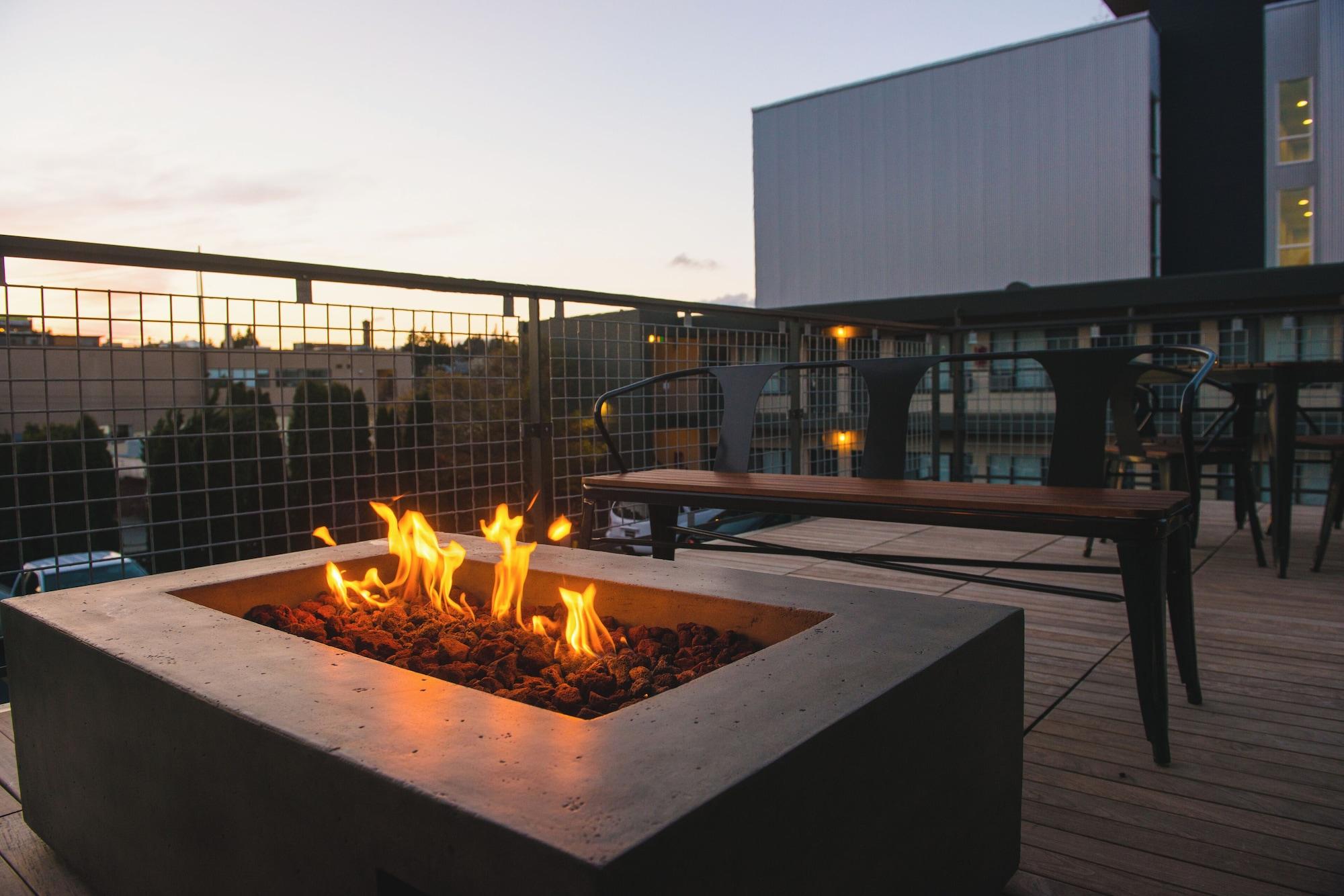 Vista Exterior The Grove West Seattle Inn