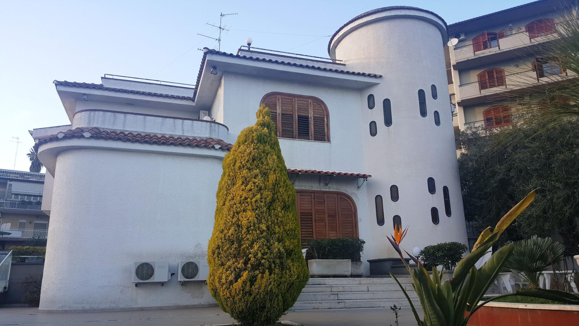 Vista Exterior Albergo Lachea