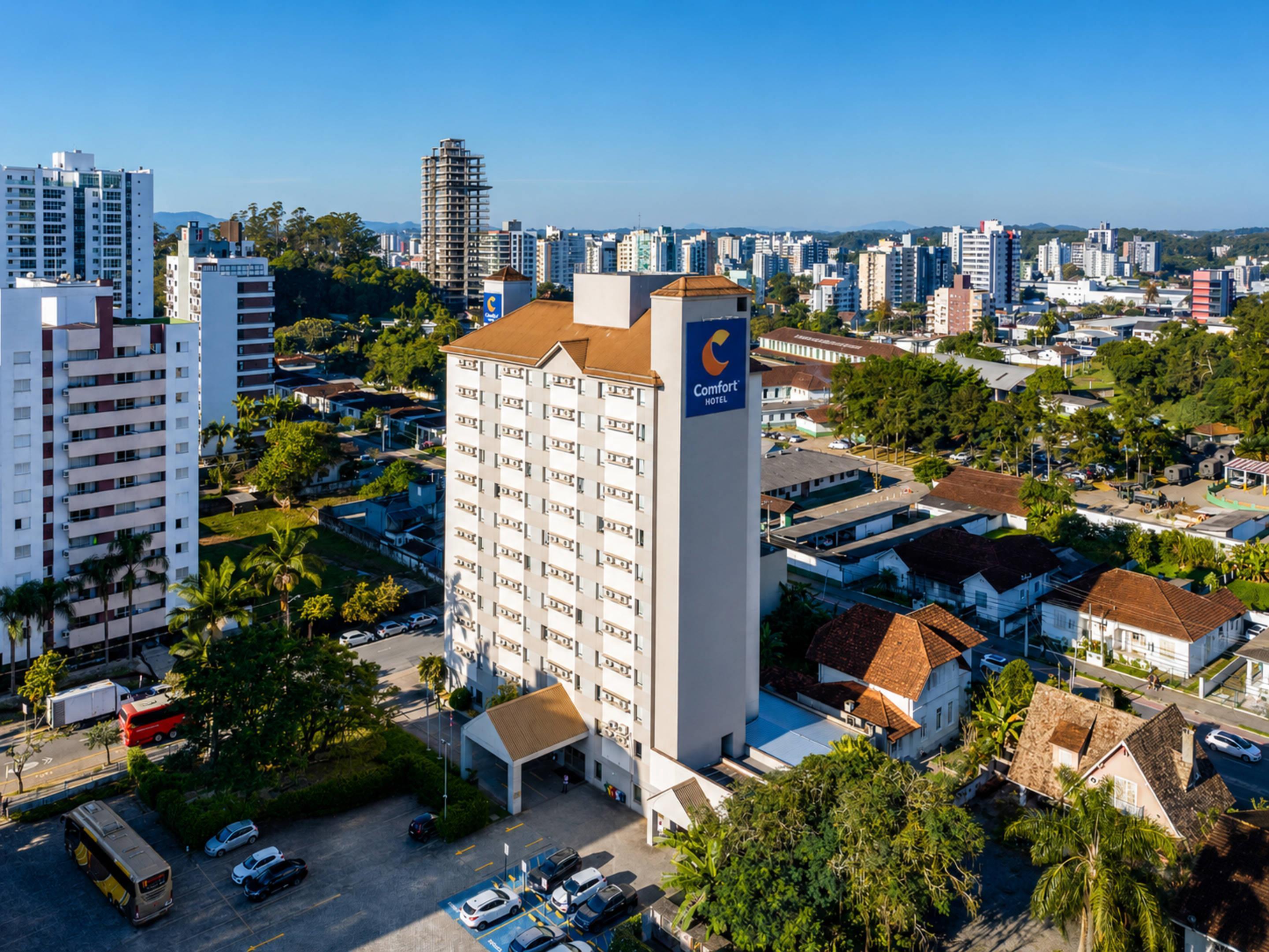 Vista Exterior Comfort Hotel Joinville