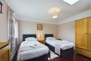 Alquiler Vacacional - Country House-14guests-parking-hottub-amazingviews