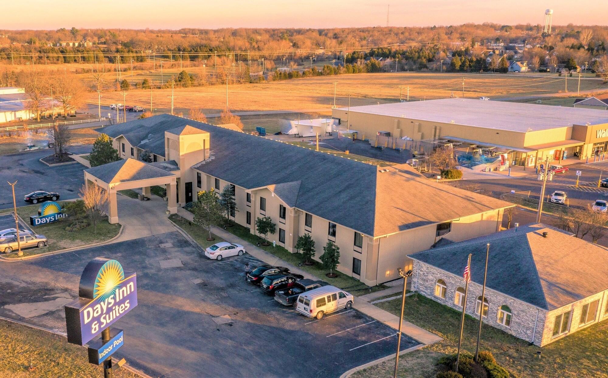 Vista Exterior Days Inn & Suites by Wyndham Cuba