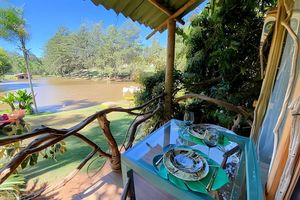 Arriendo temporal - Quinta do Vale: Casa da Árvore - em meio à mata, cascata, lago, piscina, caiaque