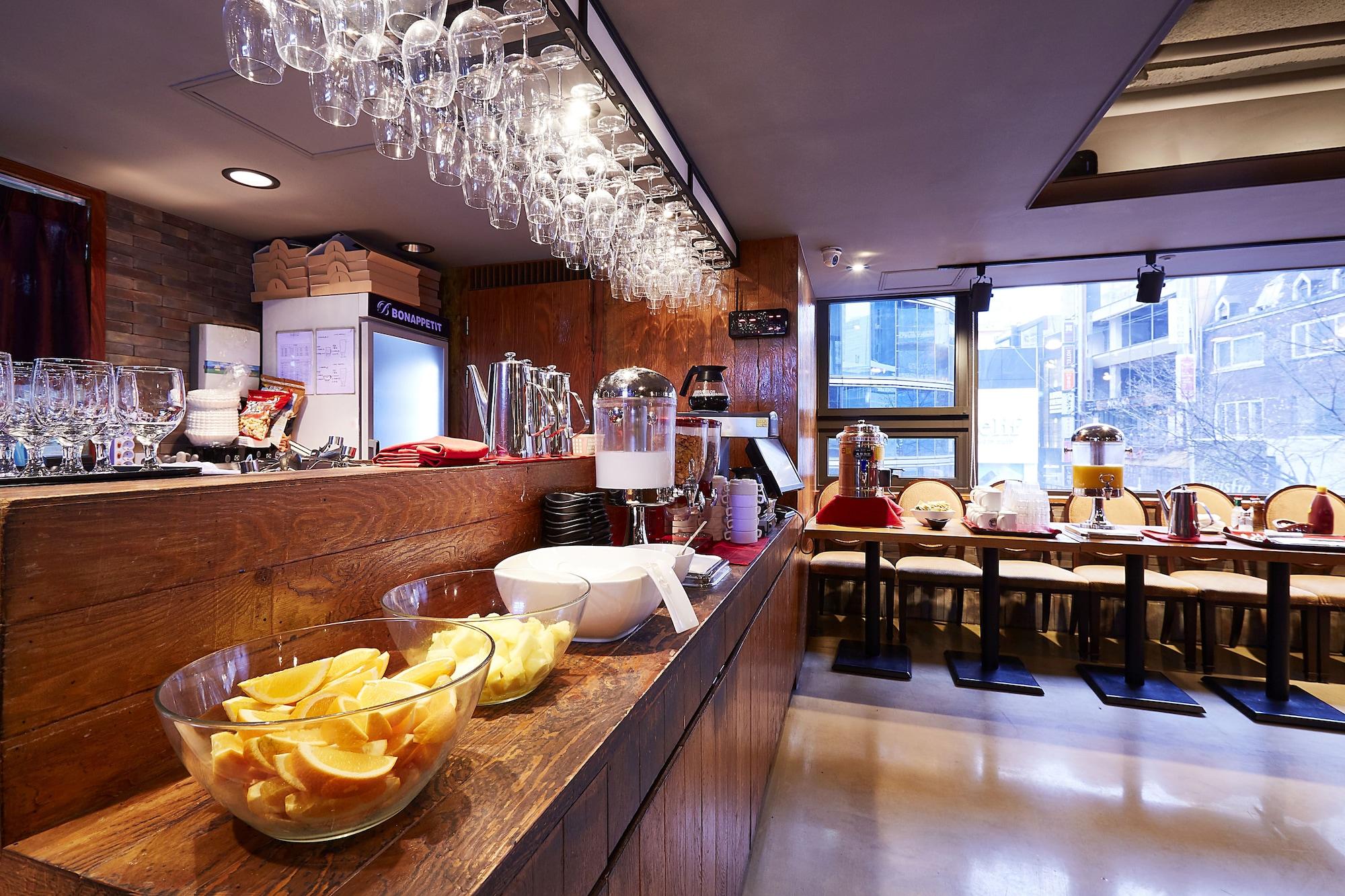 Restaurant NINE TREE BY PARNAS SEOUL MYEONDONG 1