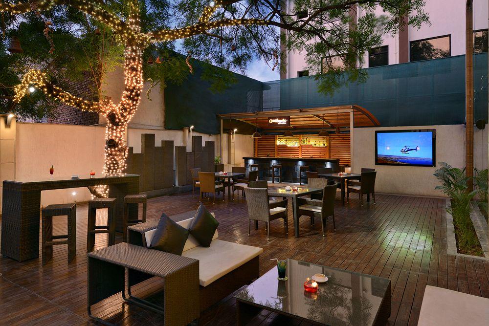Restaurant Leisure Inn West Gurgaon