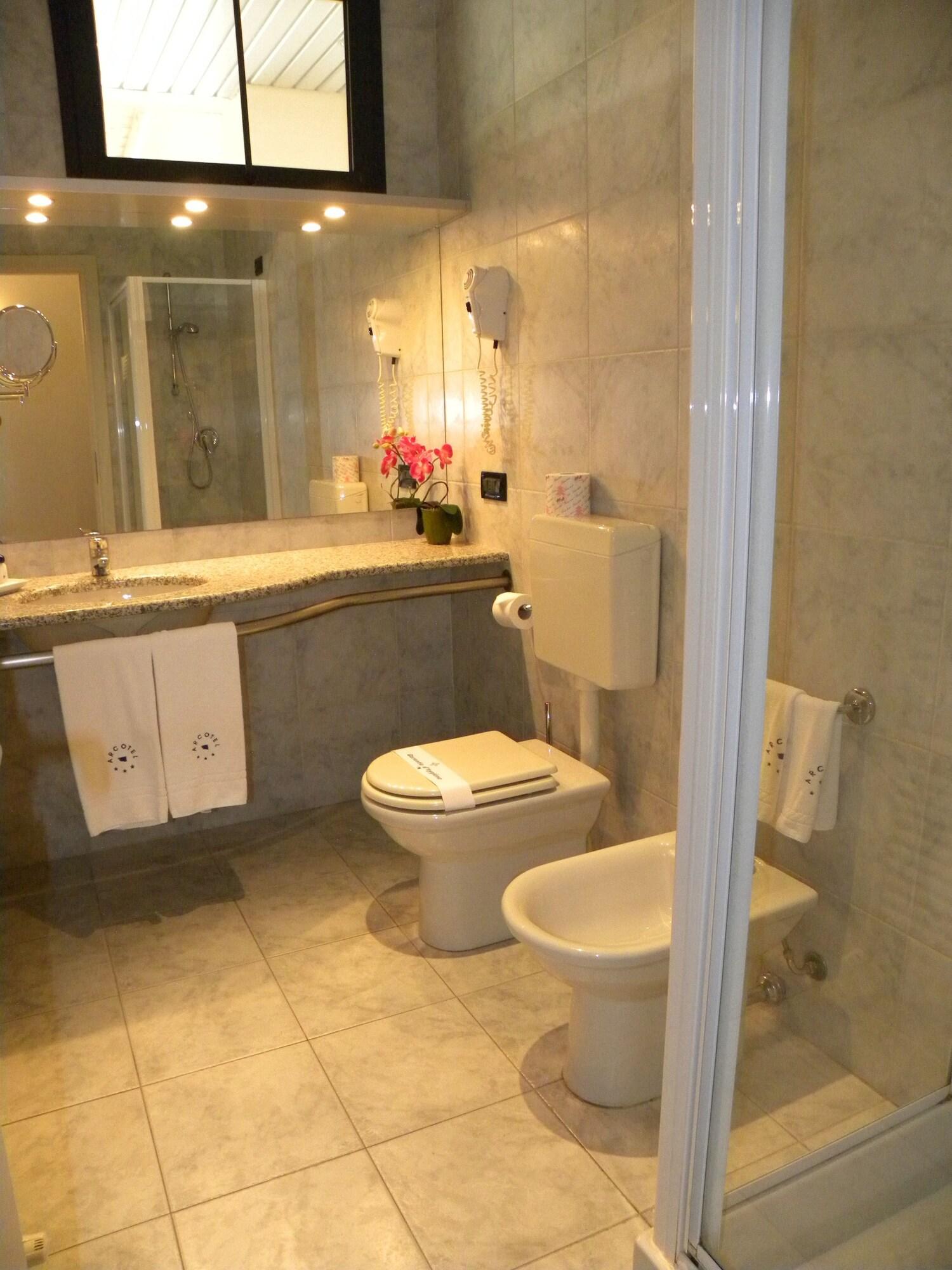 Equipamiento de Habitación Arcotel