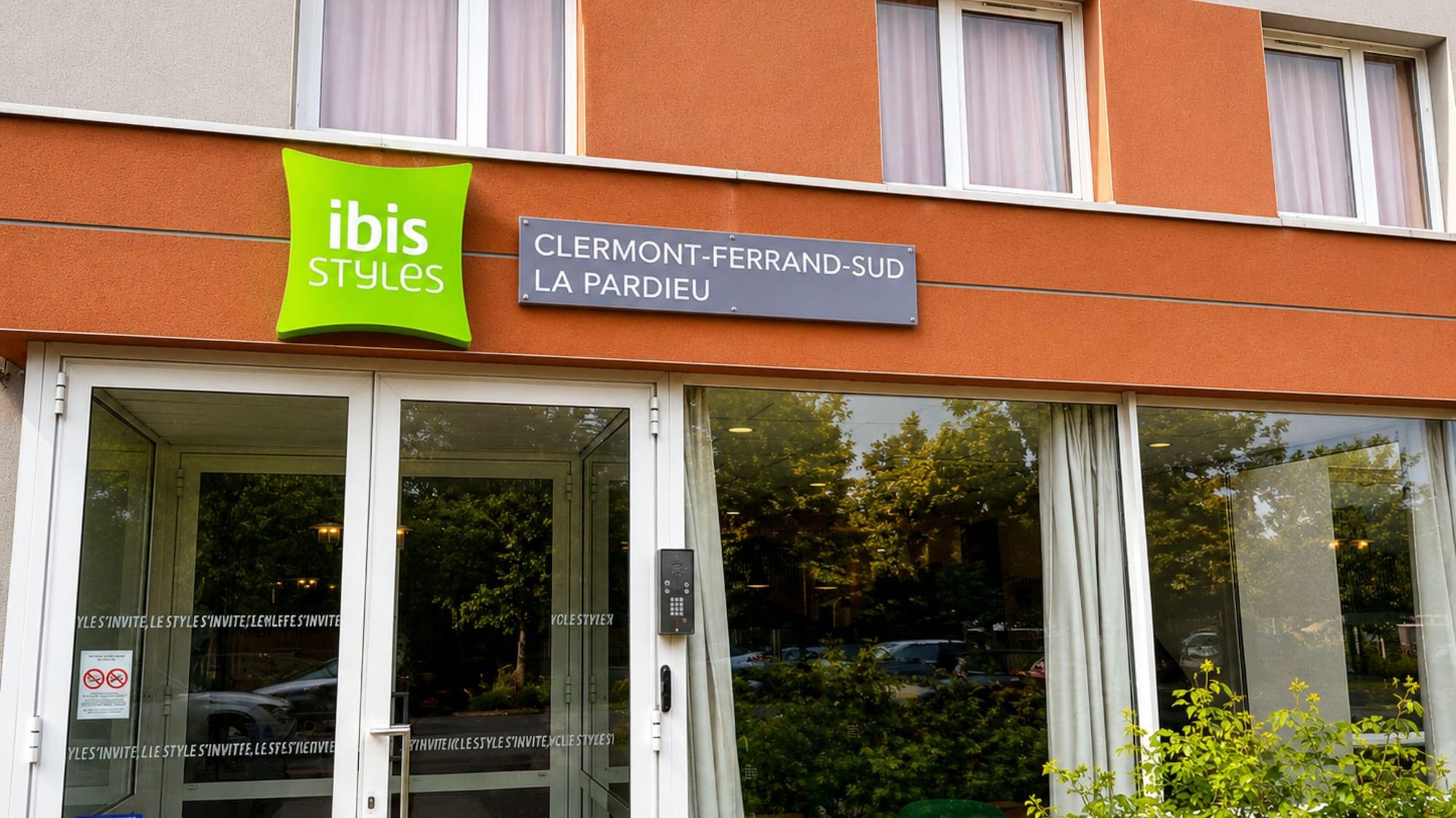 Vista Exterior ibis Styles Clermont Ferrand Sud La Pardieu