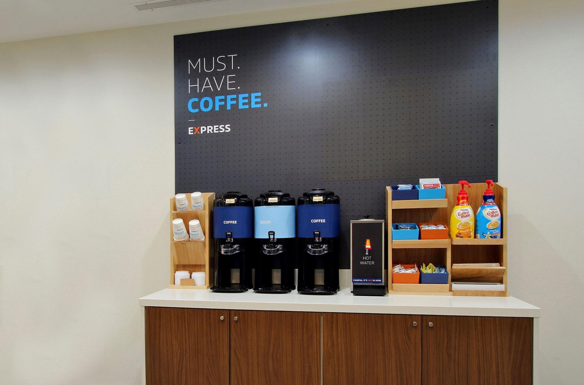 Bar/Salón Holiday Inn Express Hotel & Suites Watertown-Thousand Island by IHG