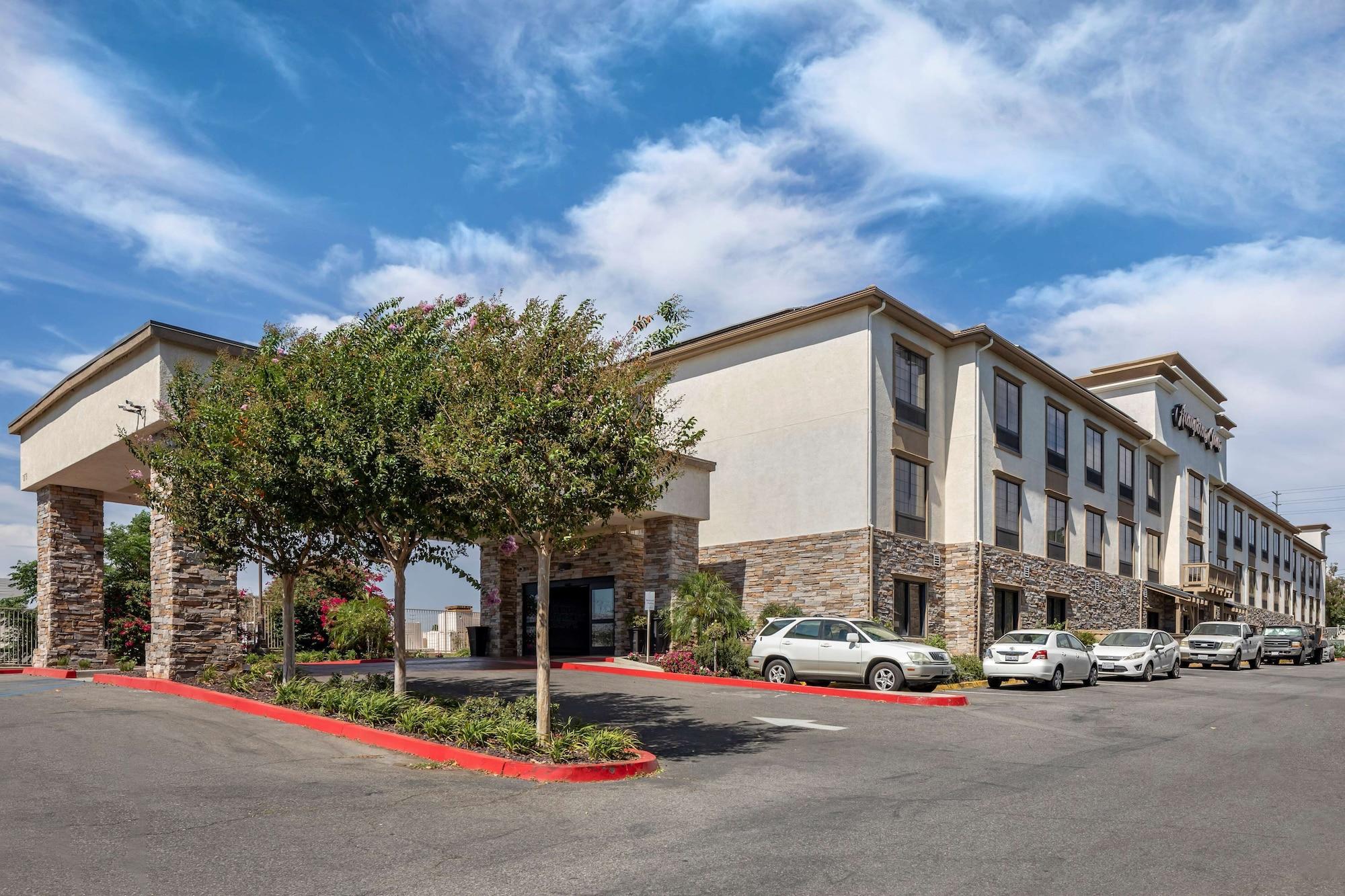 Vista Exterior Hampton Inn Norco-Corona-Eastvale