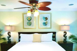 Alquiler Vacacional - CASA COCONUT! Walk to the BEACH & Lauderdale-By-The-Sea! Resort Style Home!
