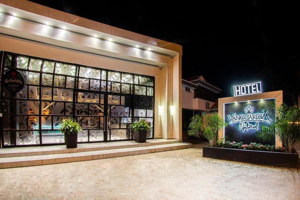 Vista Exterior Hotel Vanguardia Natural