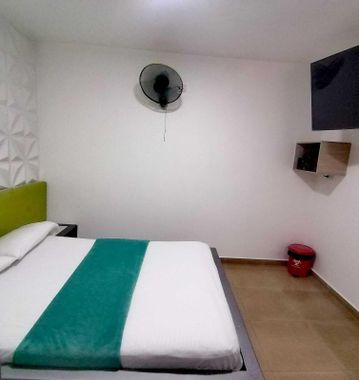 Kromatic Hostel