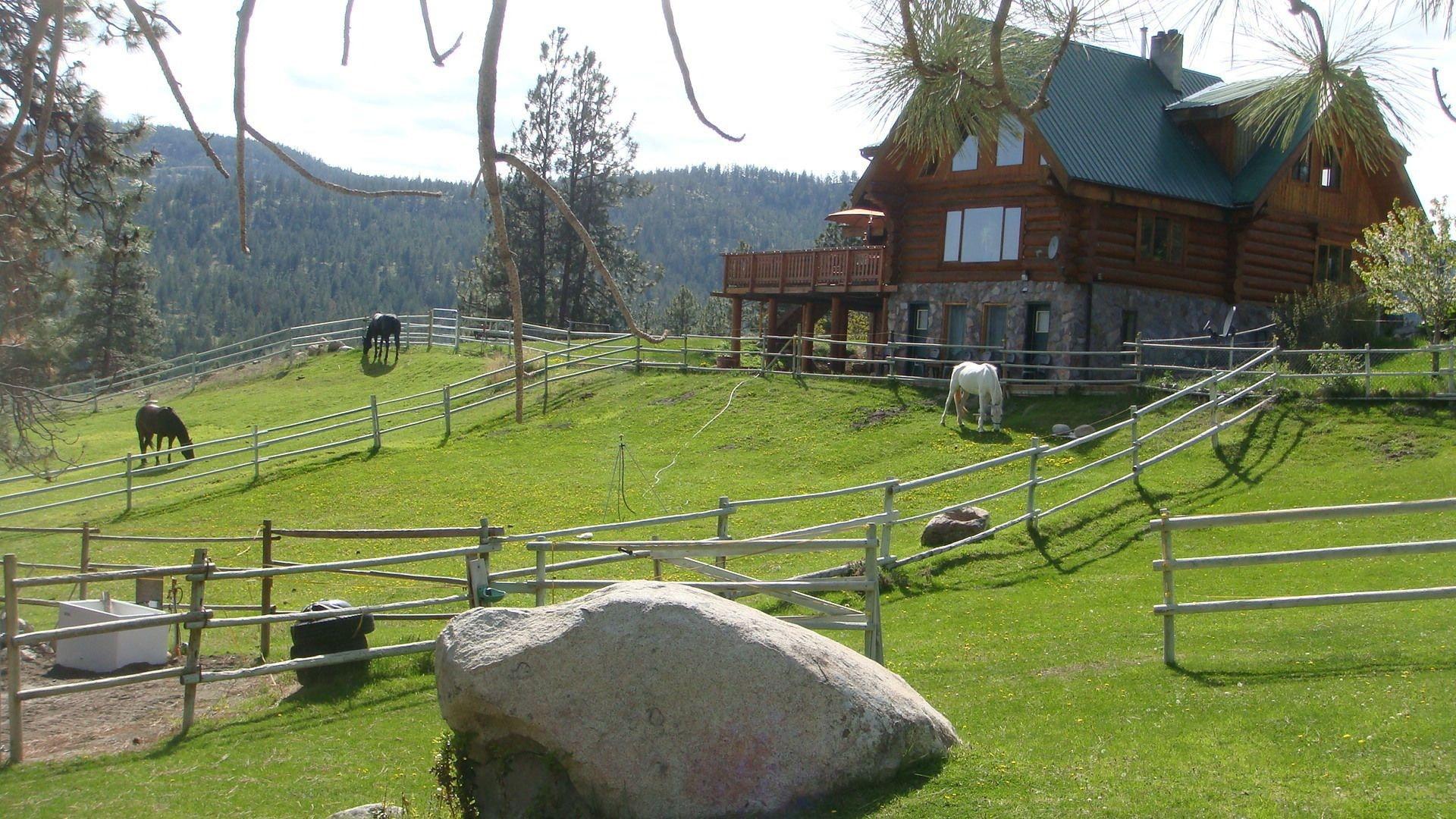 Varios Wildhorse Mountain Guest Ranch