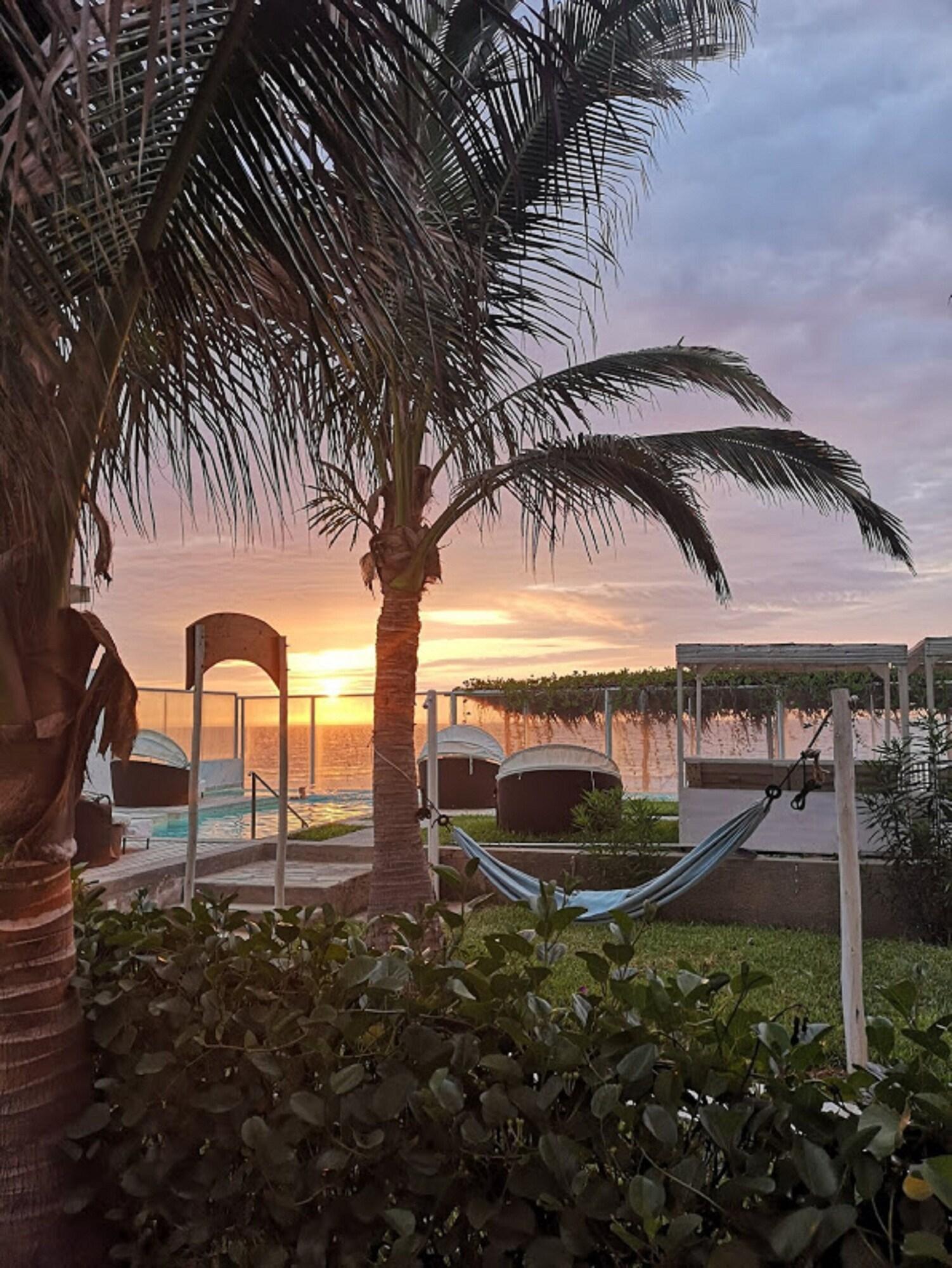 Vista Exterior Suites del Mar