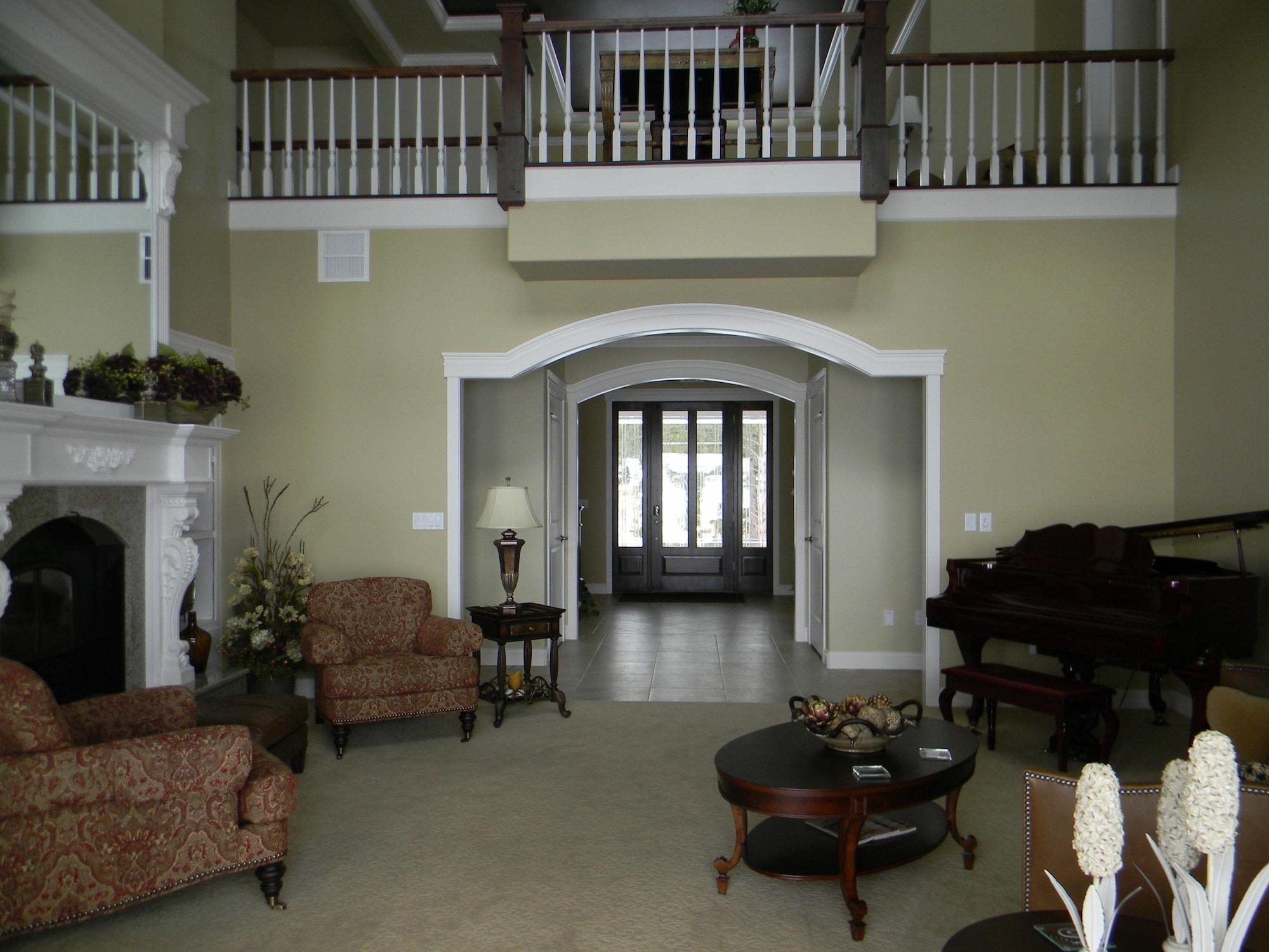 Vista Lobby Summer Creek Inn