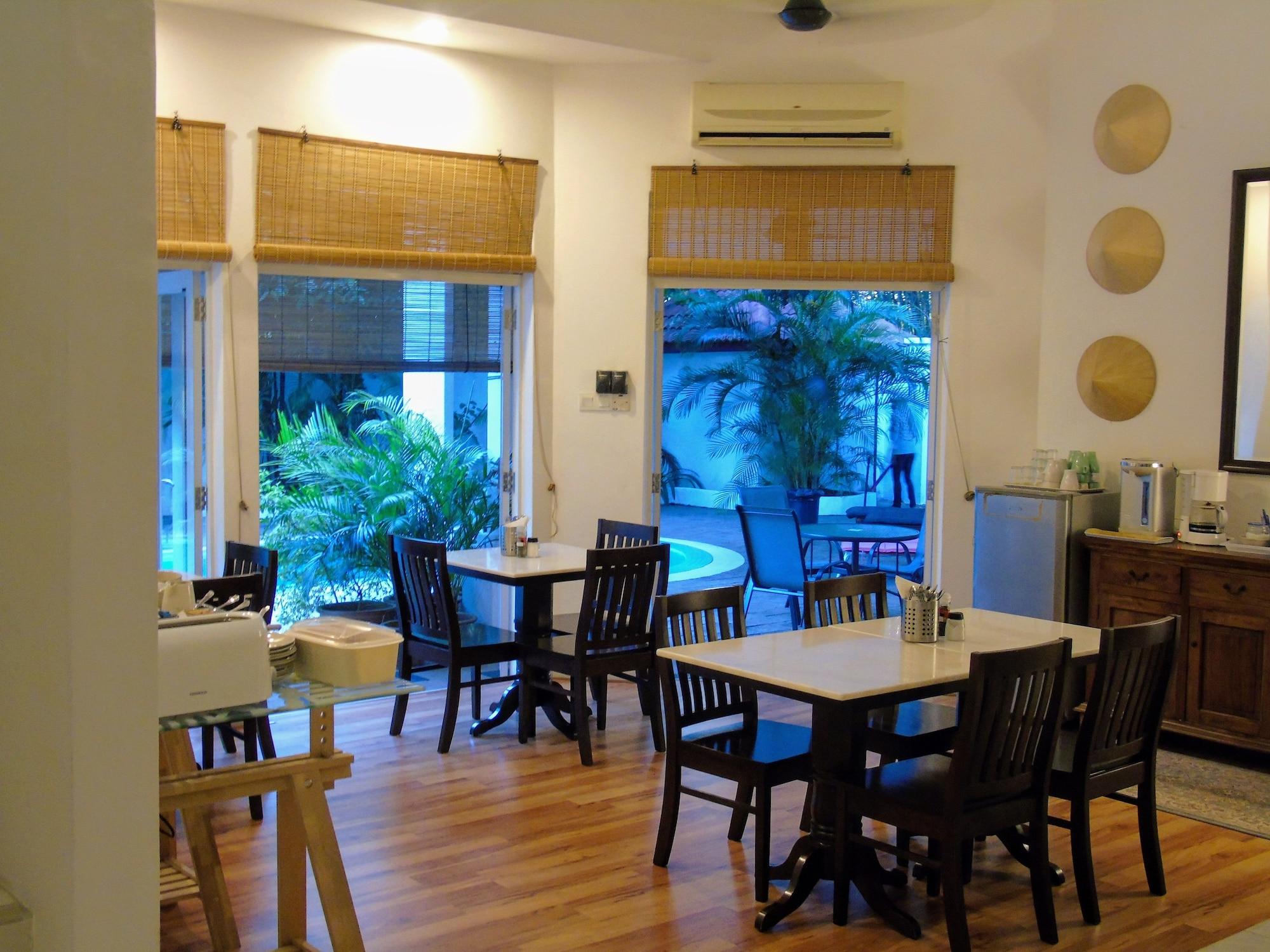 Restaurant Rumah Putih near KLIA & Xiamen University