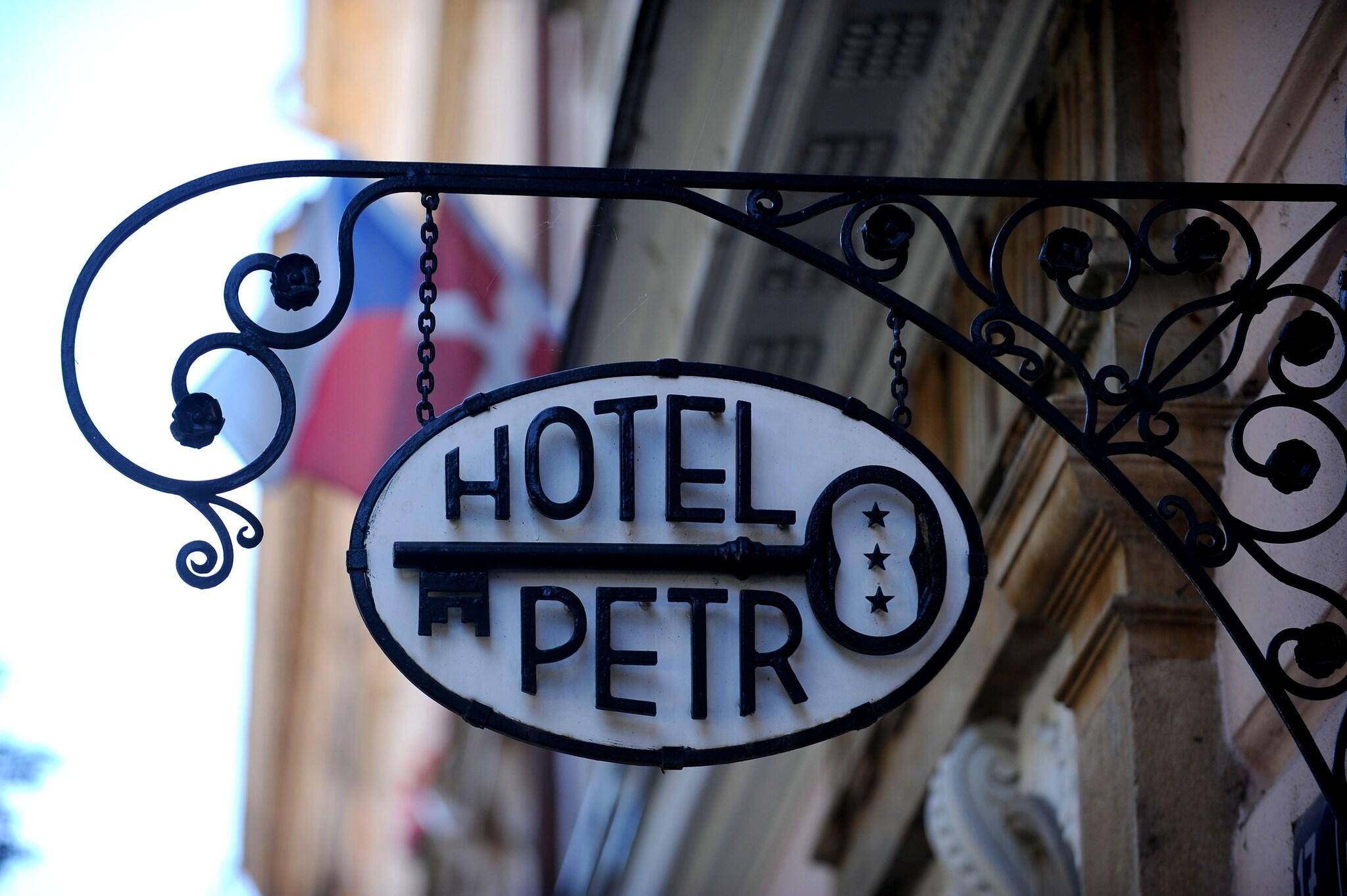Vista Exterior Hotel Petr