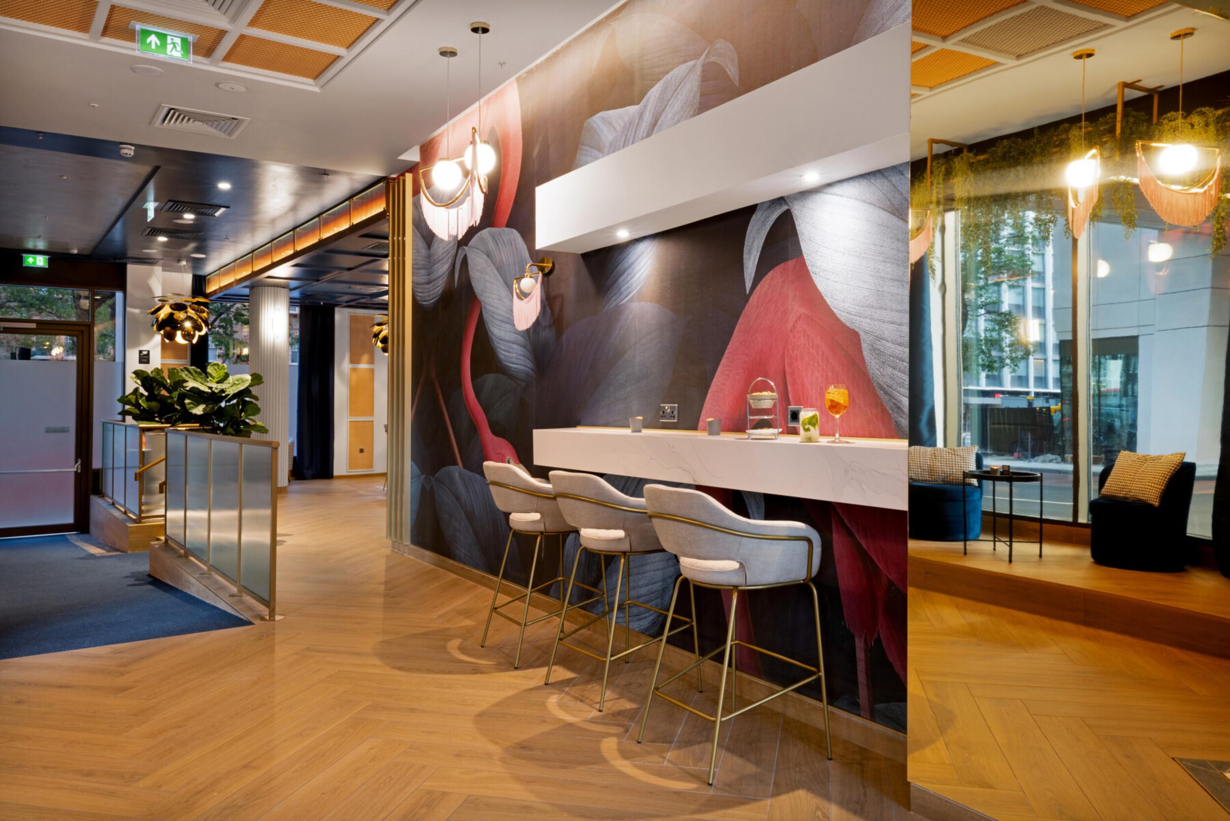 Bar/Salón Hotel Riu Plaza London Victoria