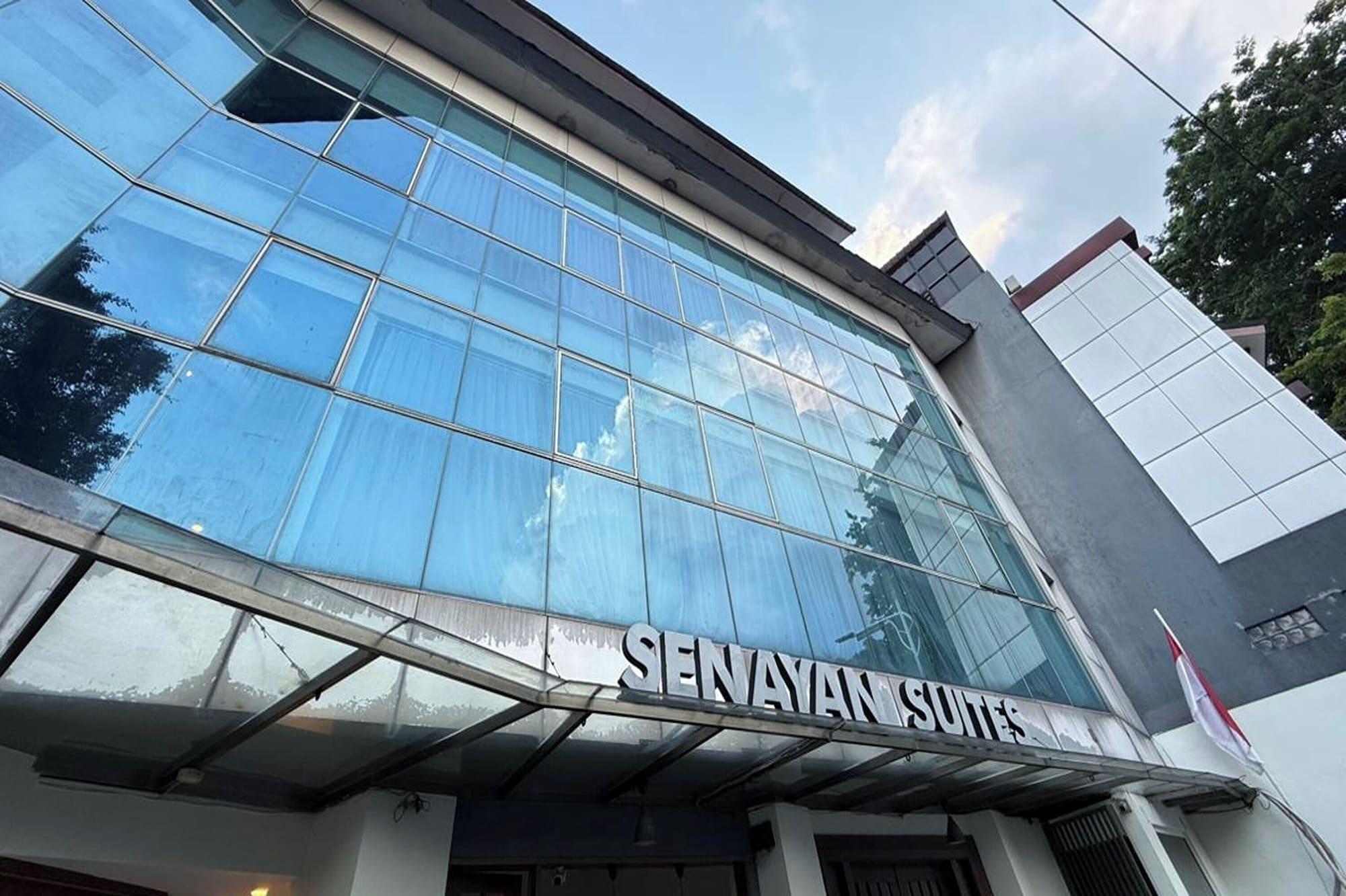 Varios Senayan Suites