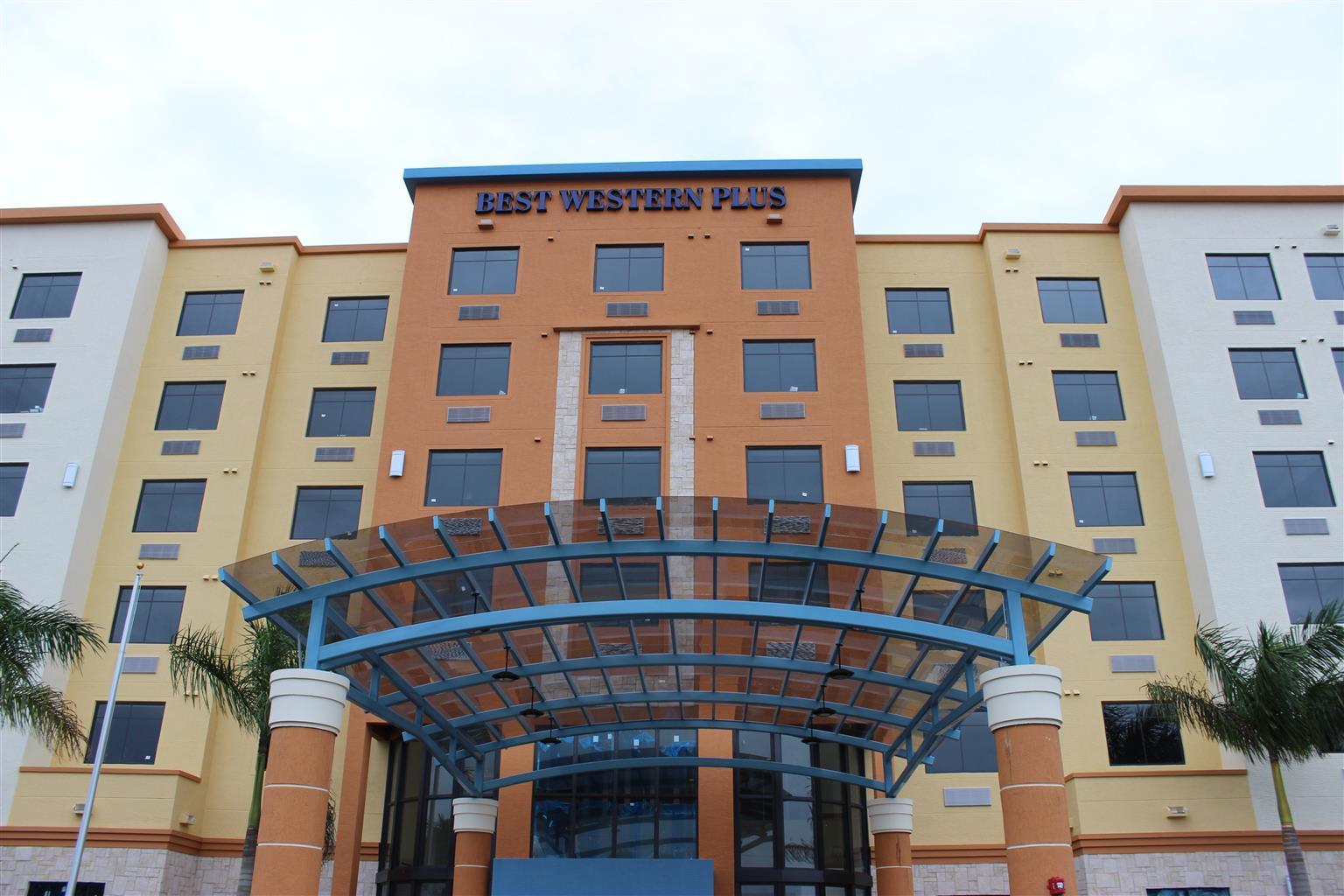 Exterior View Best Western Plus Kendall Airport Hotel & Suites