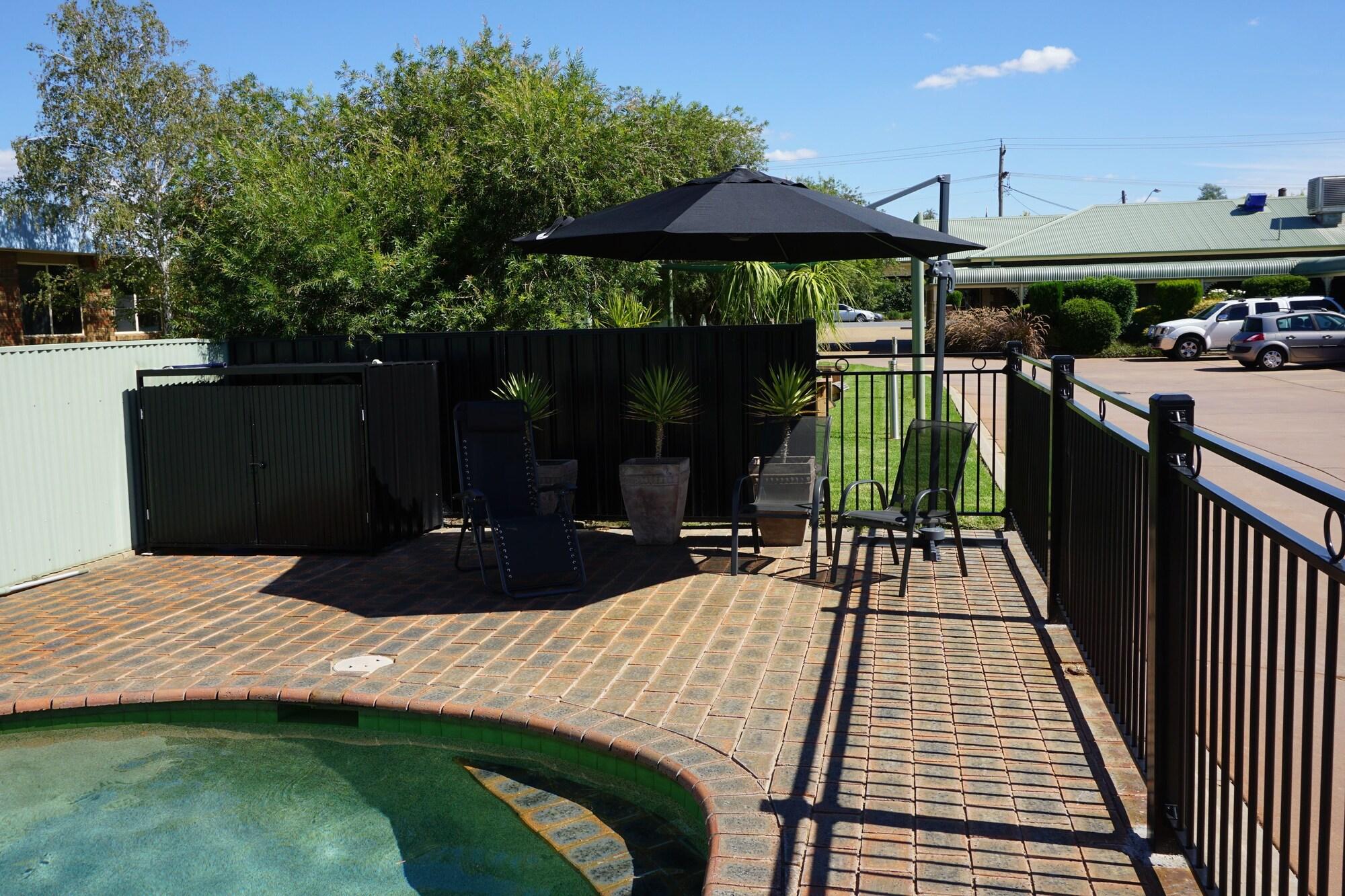 Spa Lincoln Cottage Motor Inn