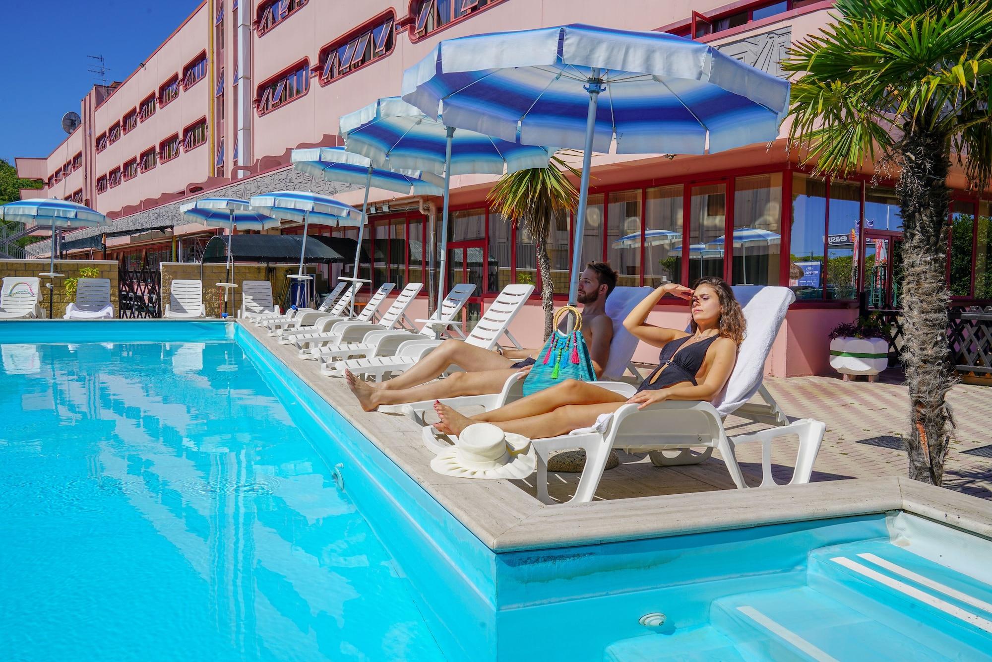 Vista Exterior Onda Hotel