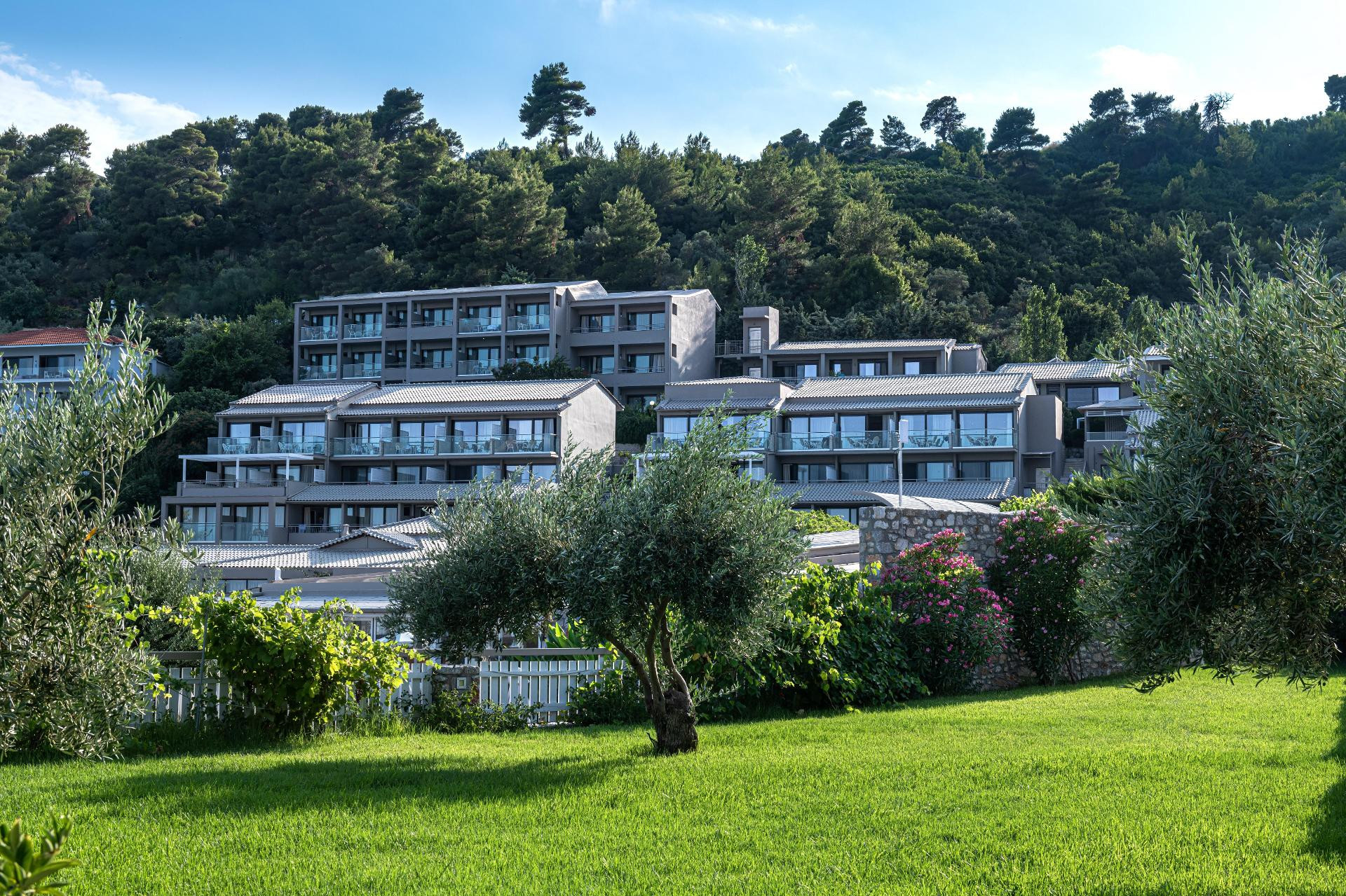 Vista Exterior Kassandra Bay Resort, Suites & Spa