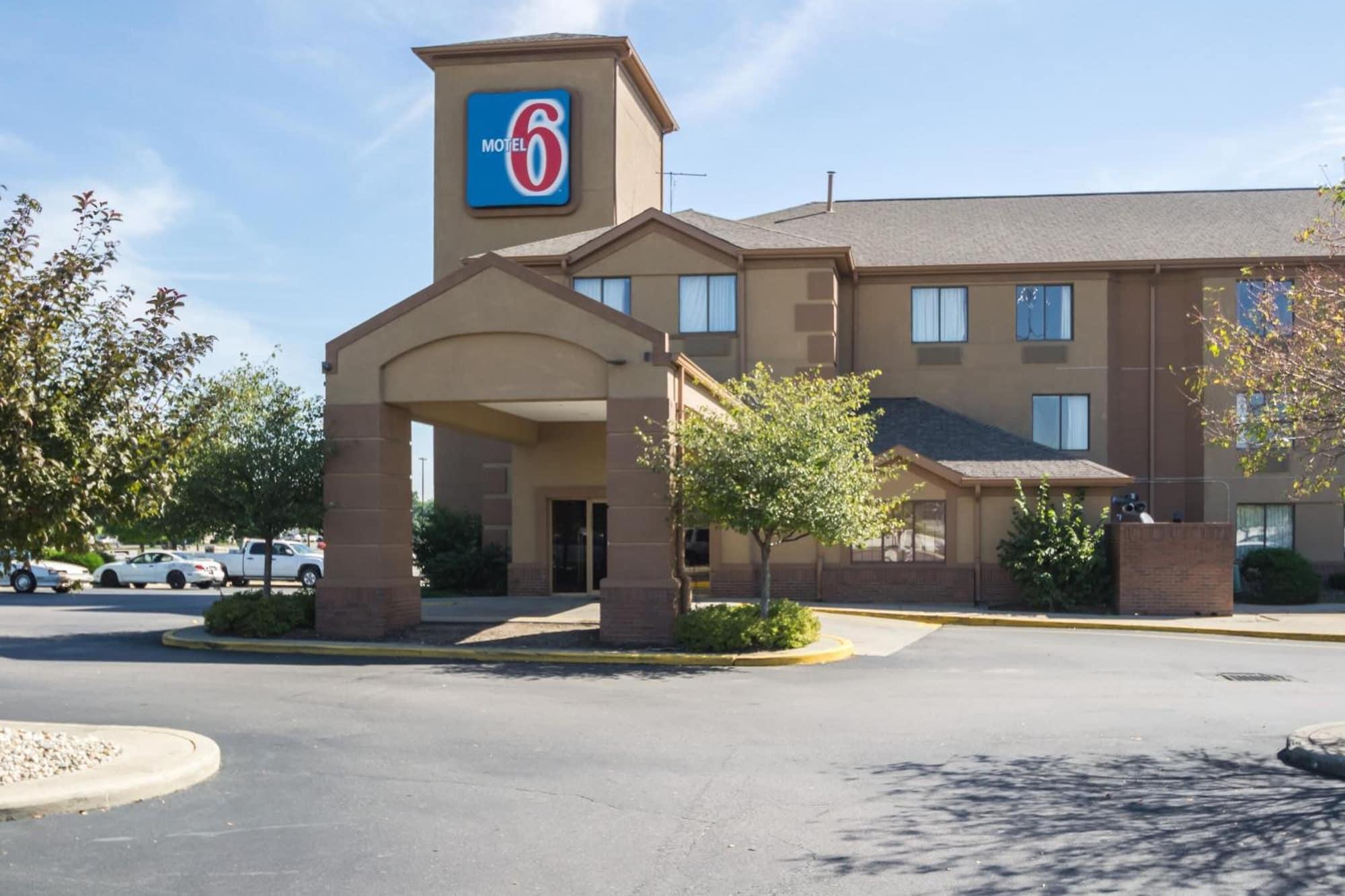 Vista Exterior Motel 6 Indianapolis, IN - Airport
