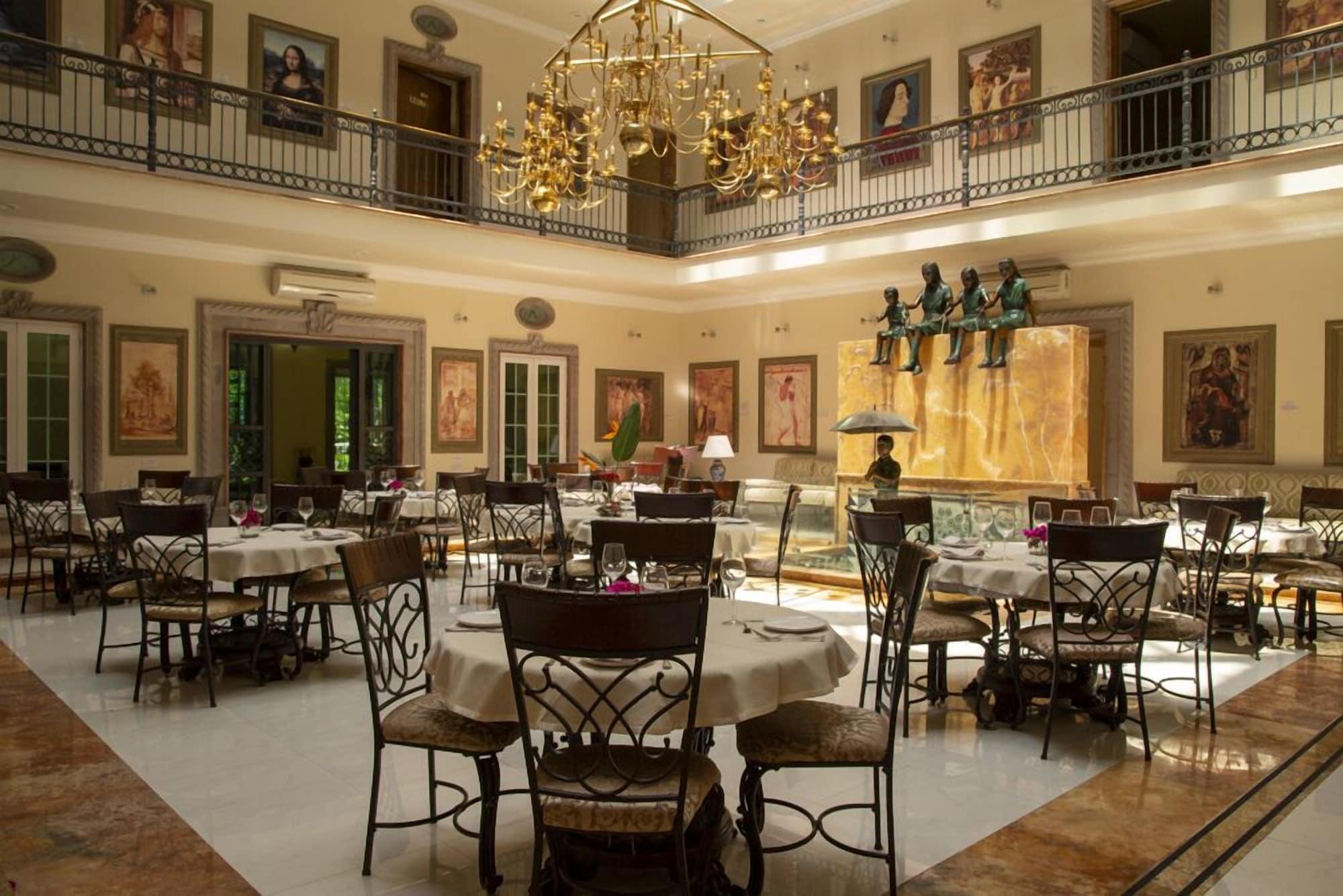 Restaurant The Lorian Club