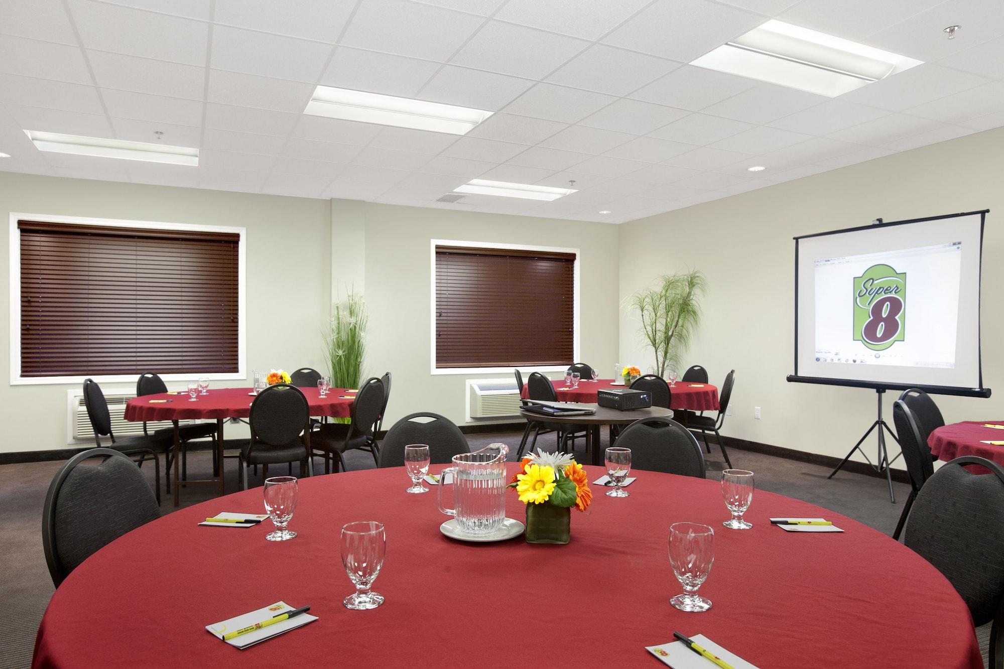 Sala de Reuniones Super 8 by Wyndham Red Lake ON