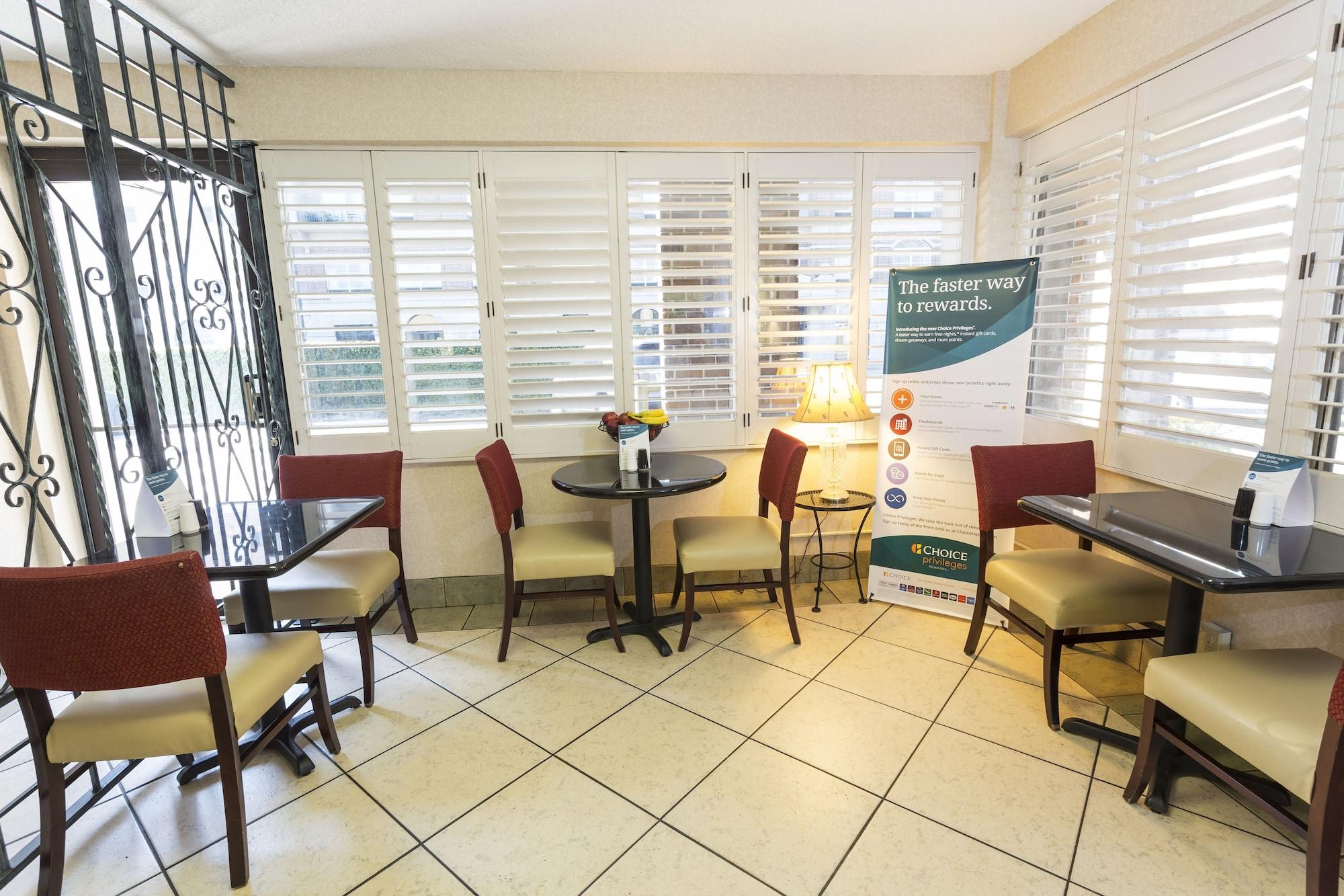 Vista Lobby Quality Inn Savannah Historic District