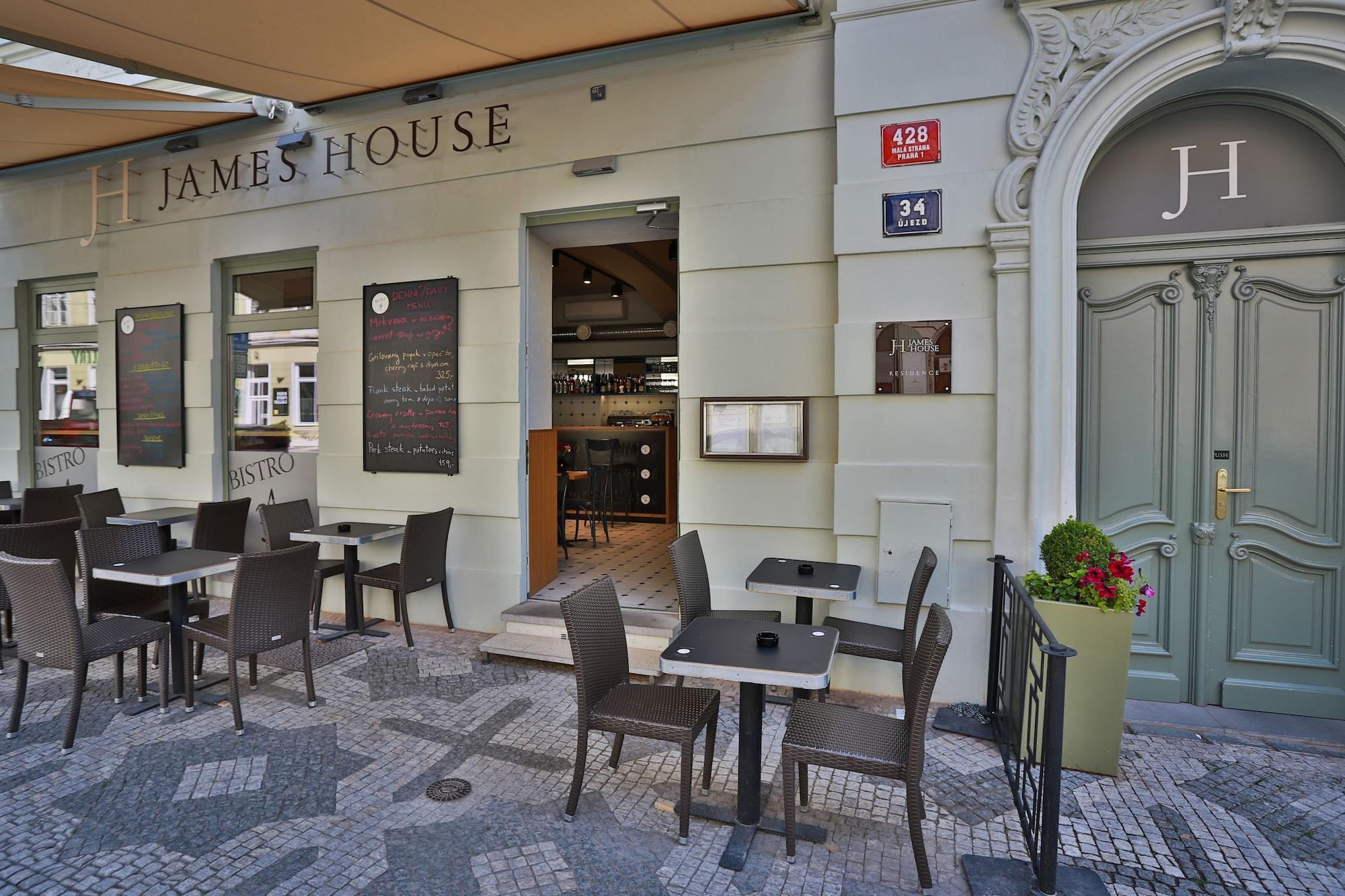 Vista Exterior James Hotel & Apartments