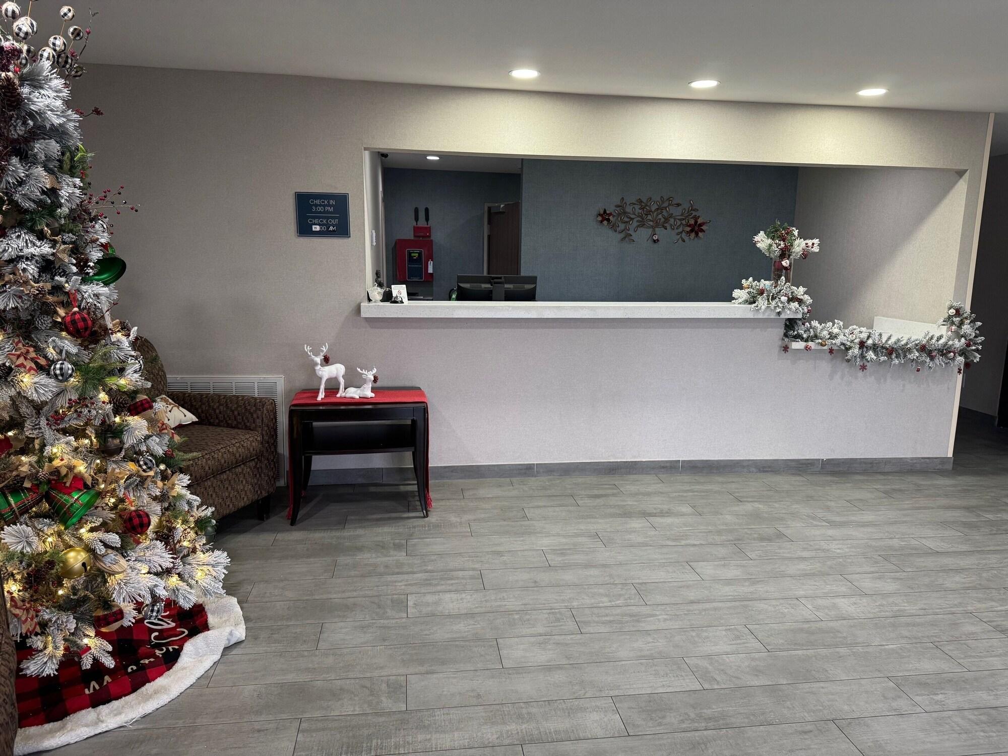 Vista Lobby Fairway Inn