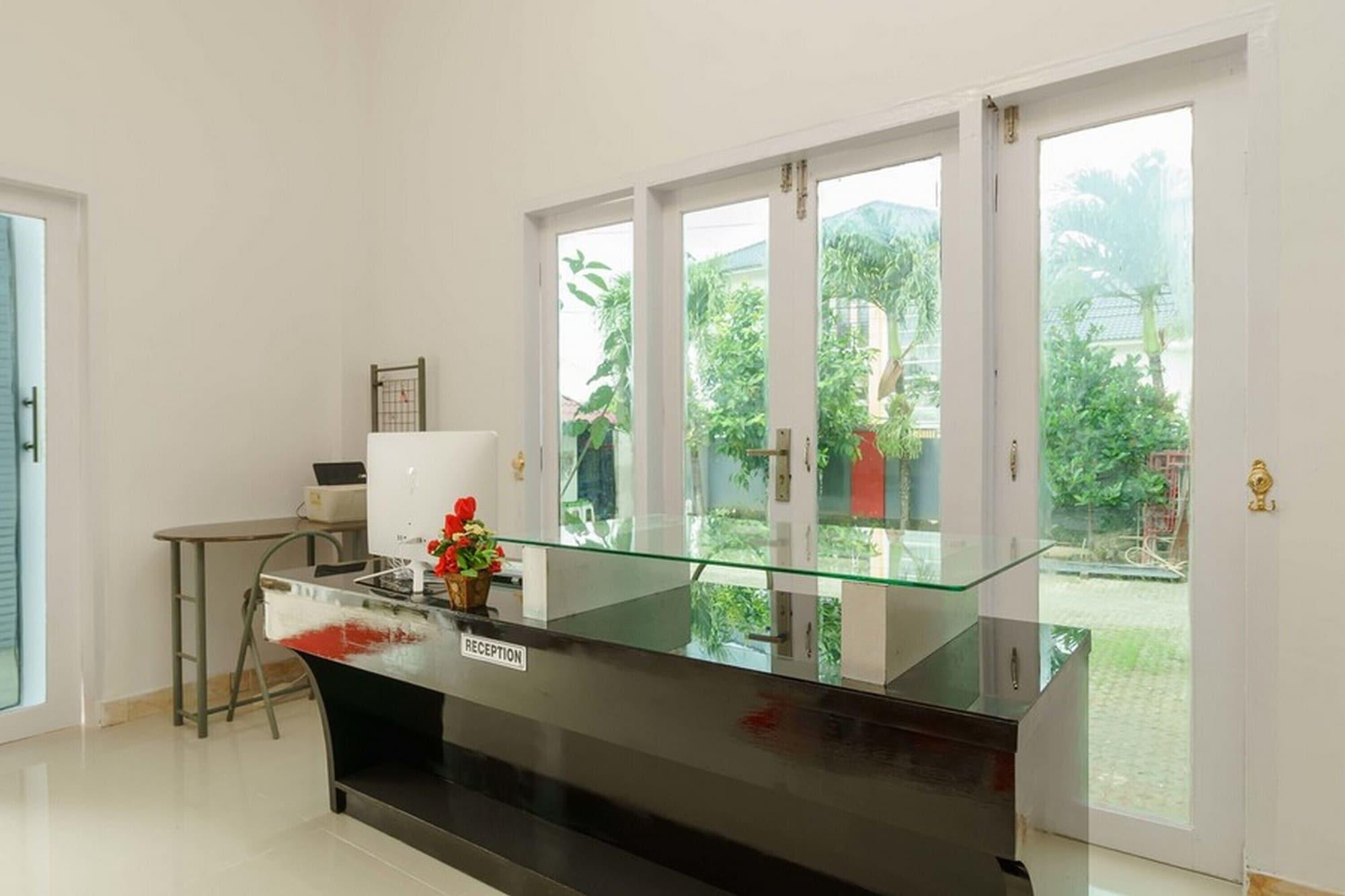 Vista Lobby RedDoorz Syariah near Museum Tsunami Aceh 2