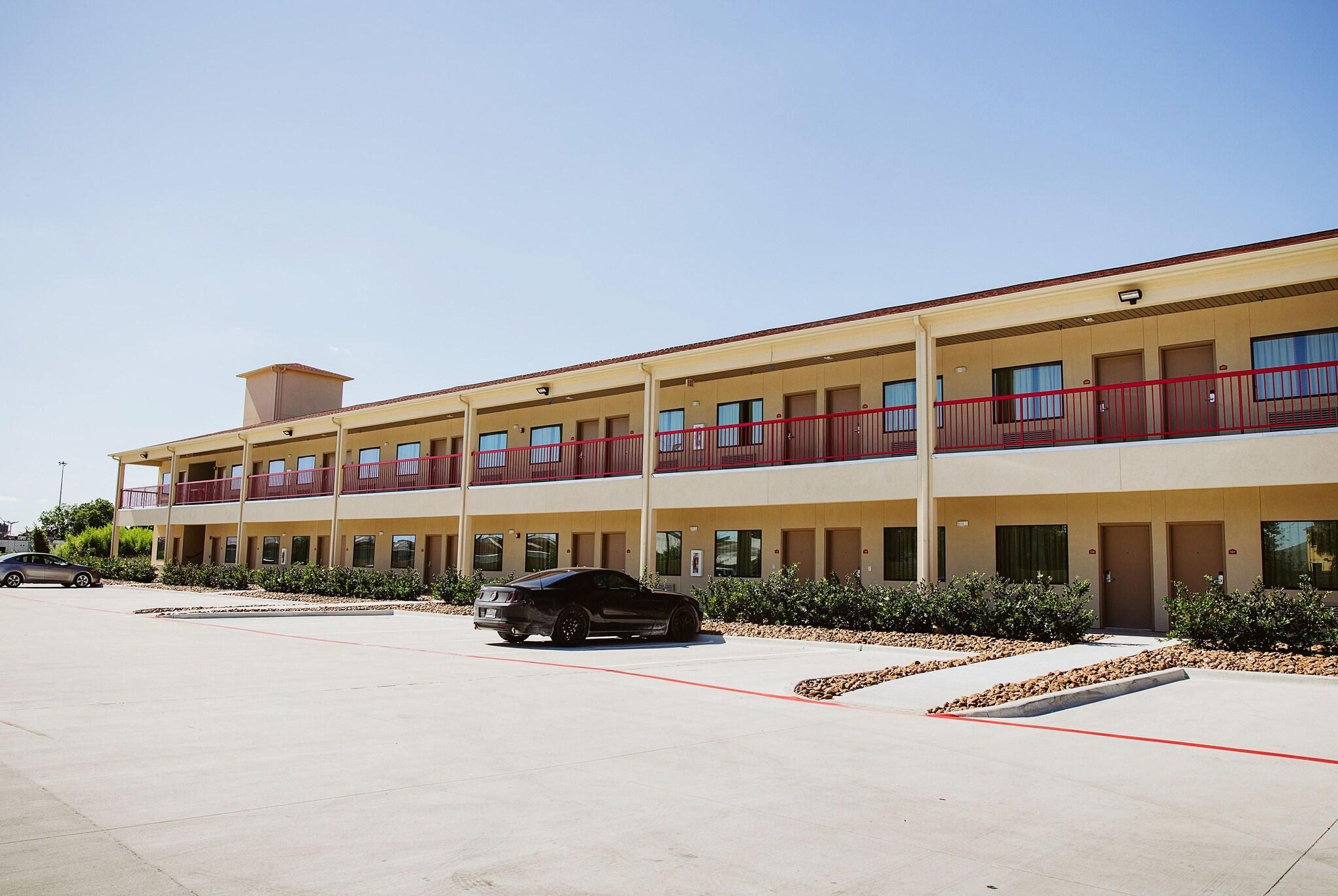 Vista Lobby Palace Inn 290 & Jones Rd