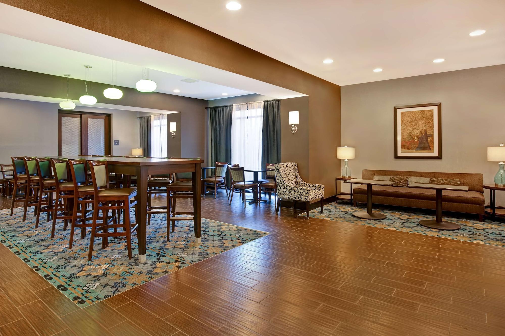 Restaurant Hampton Inn DeKalb, IL