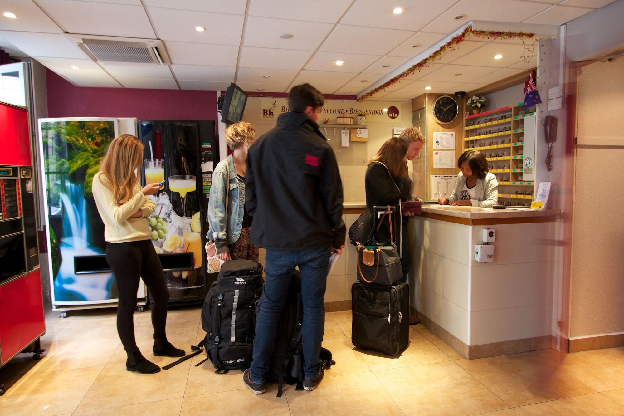 Vista Lobby Bastille Hostel