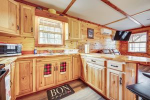 Arriendo temporal - Troy Cabin w/ River Access: Fish, Kayak & More!