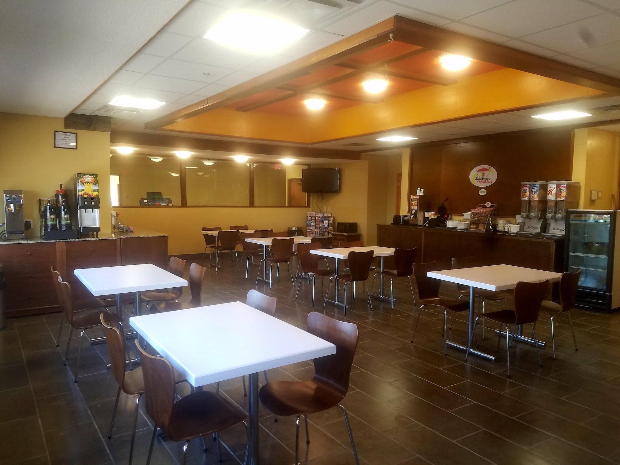 Restaurant Super 8 by Wyndham Casper East/Evansville