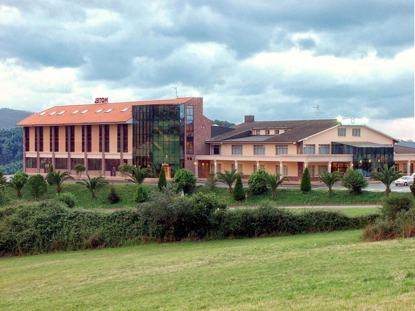 Vista Exterior Hotel Restaurant Royal