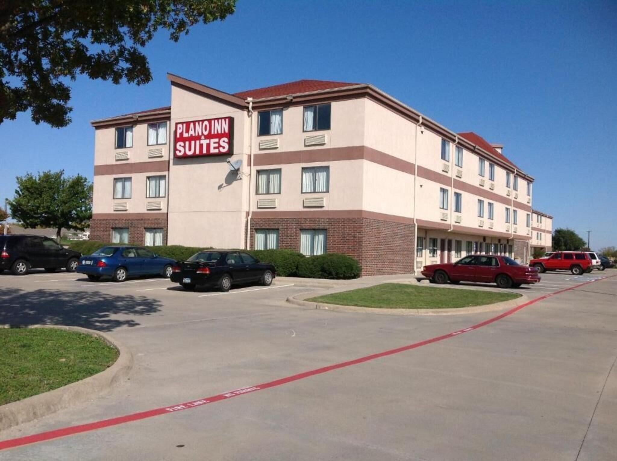 Vista Exterior Plano Inn & Suites